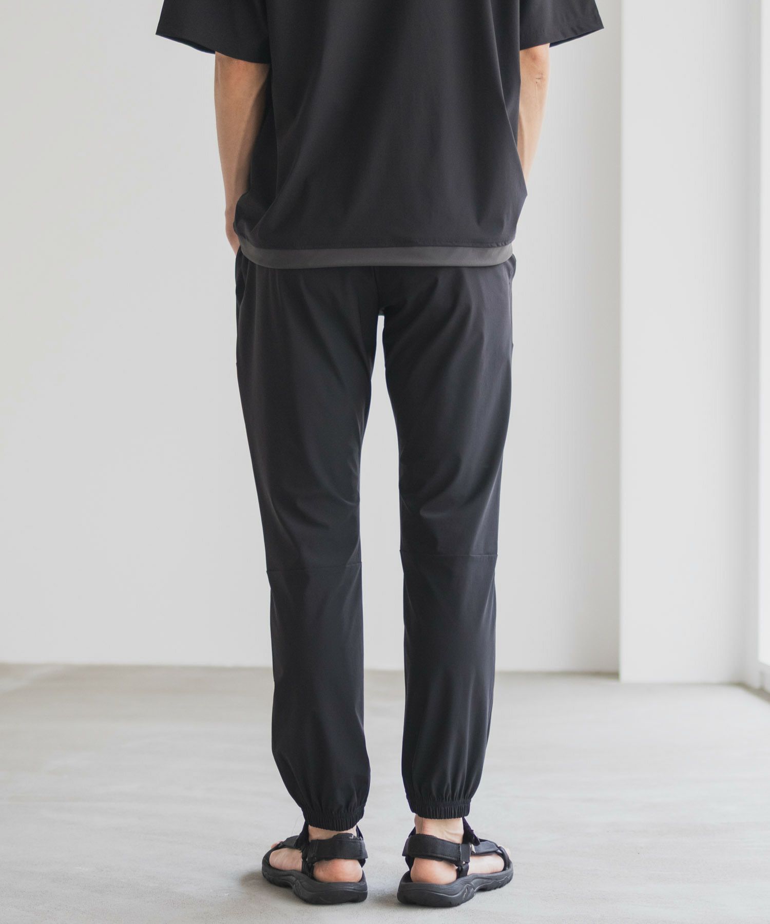 NAVY  SARARI 極冷ジョガーパンツ メンズ商品画像-9
