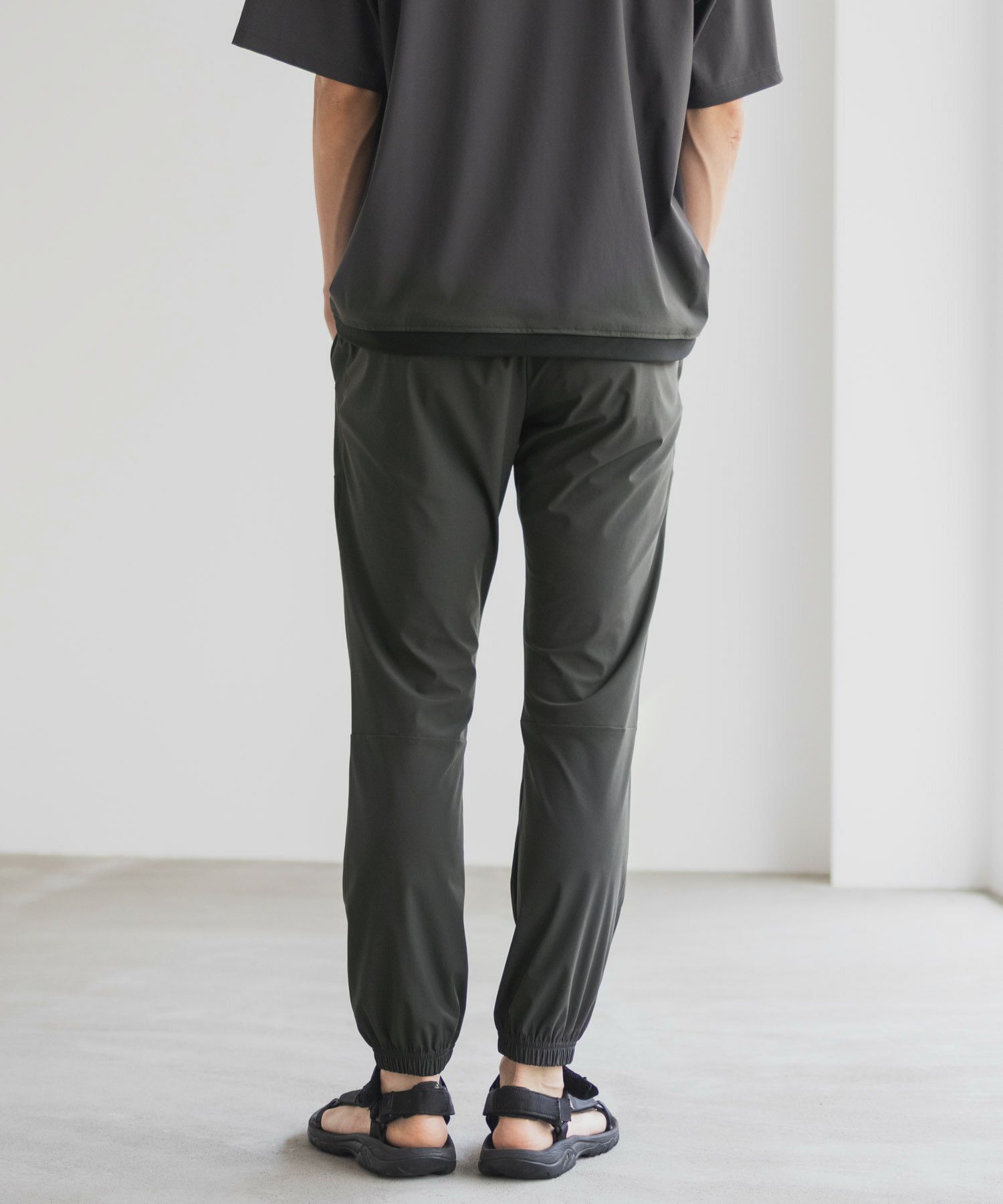 NAVY  SARARI 極冷ジョガーパンツ メンズ商品画像-13