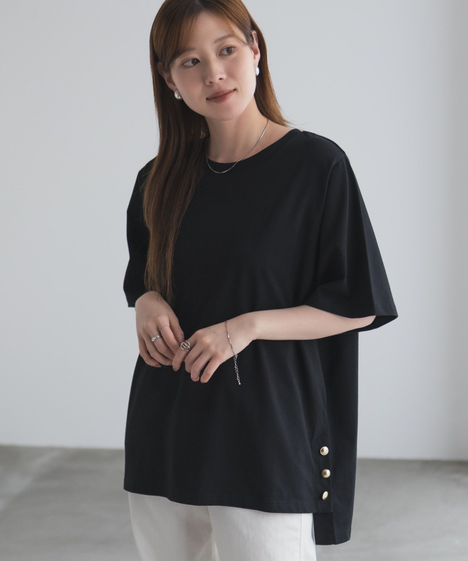 nAvy  裾ボタンオーバーTシャツ レディース メール便 対応商品商品サムネイル-4