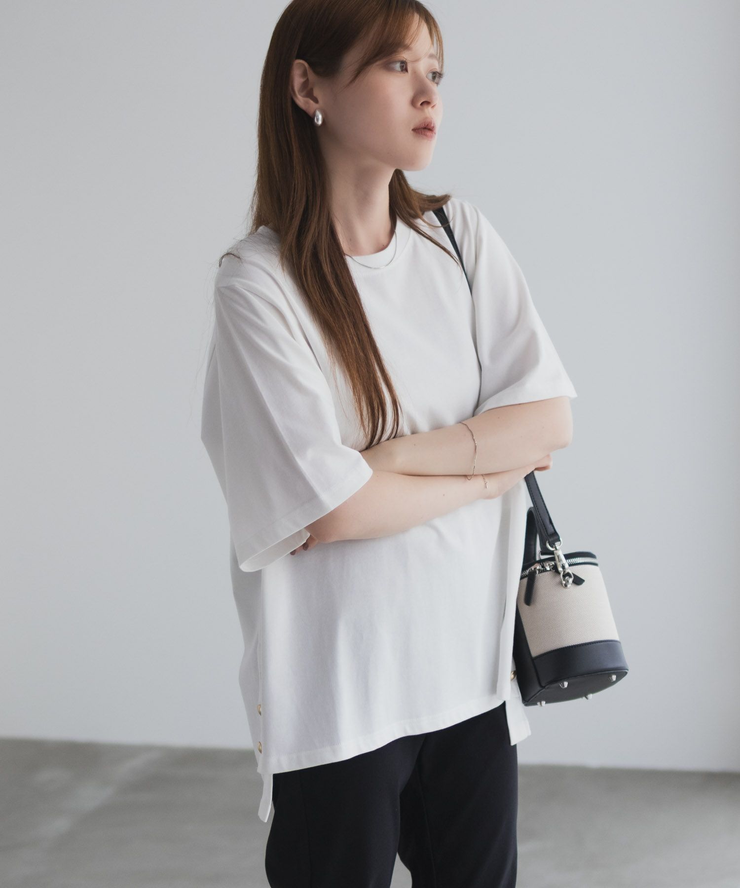 nAvy 裾ボタンオーバーTシャツ レディース メール便 対応商品商品画像-10