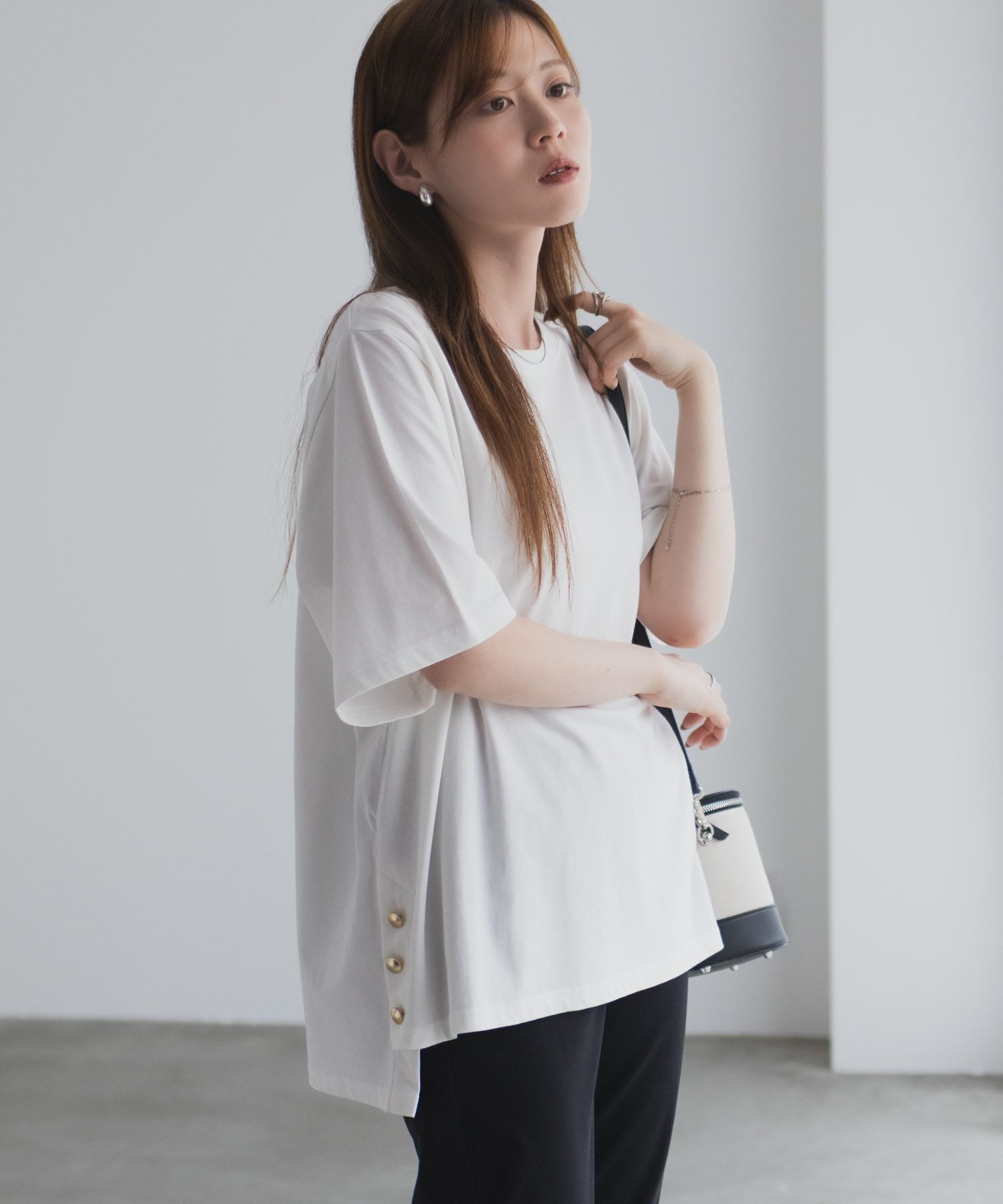 nAvy 裾ボタンオーバーTシャツ レディース メール便 対応商品商品画像-12