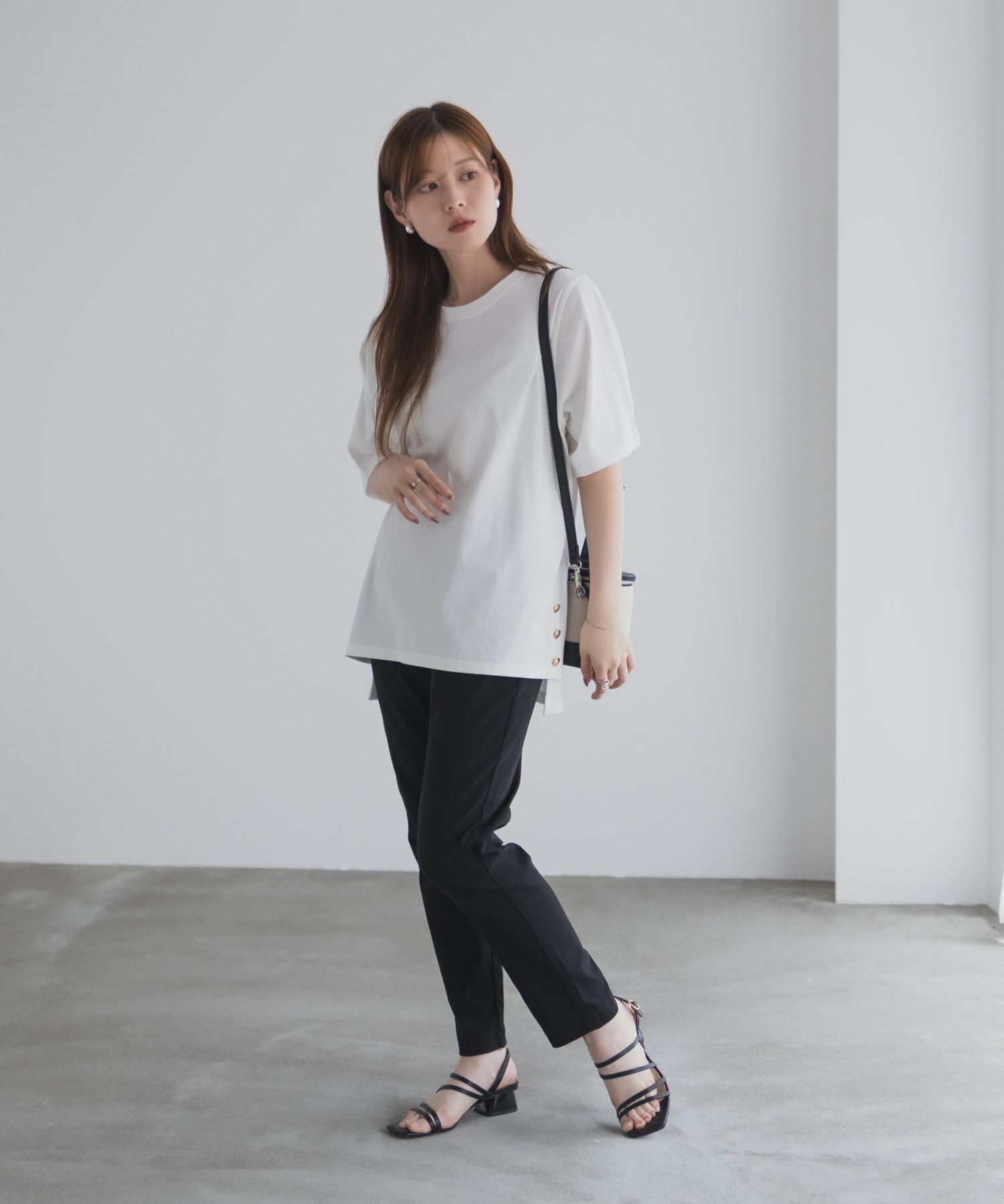 nAvy 裾ボタンオーバーTシャツ レディース メール便 対応商品商品画像-13