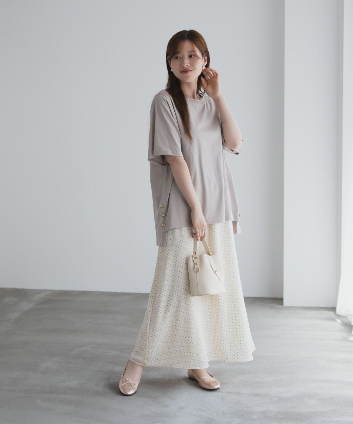 nAvy 裾ボタンオーバーTシャツ レディース ネコポス 対応商品