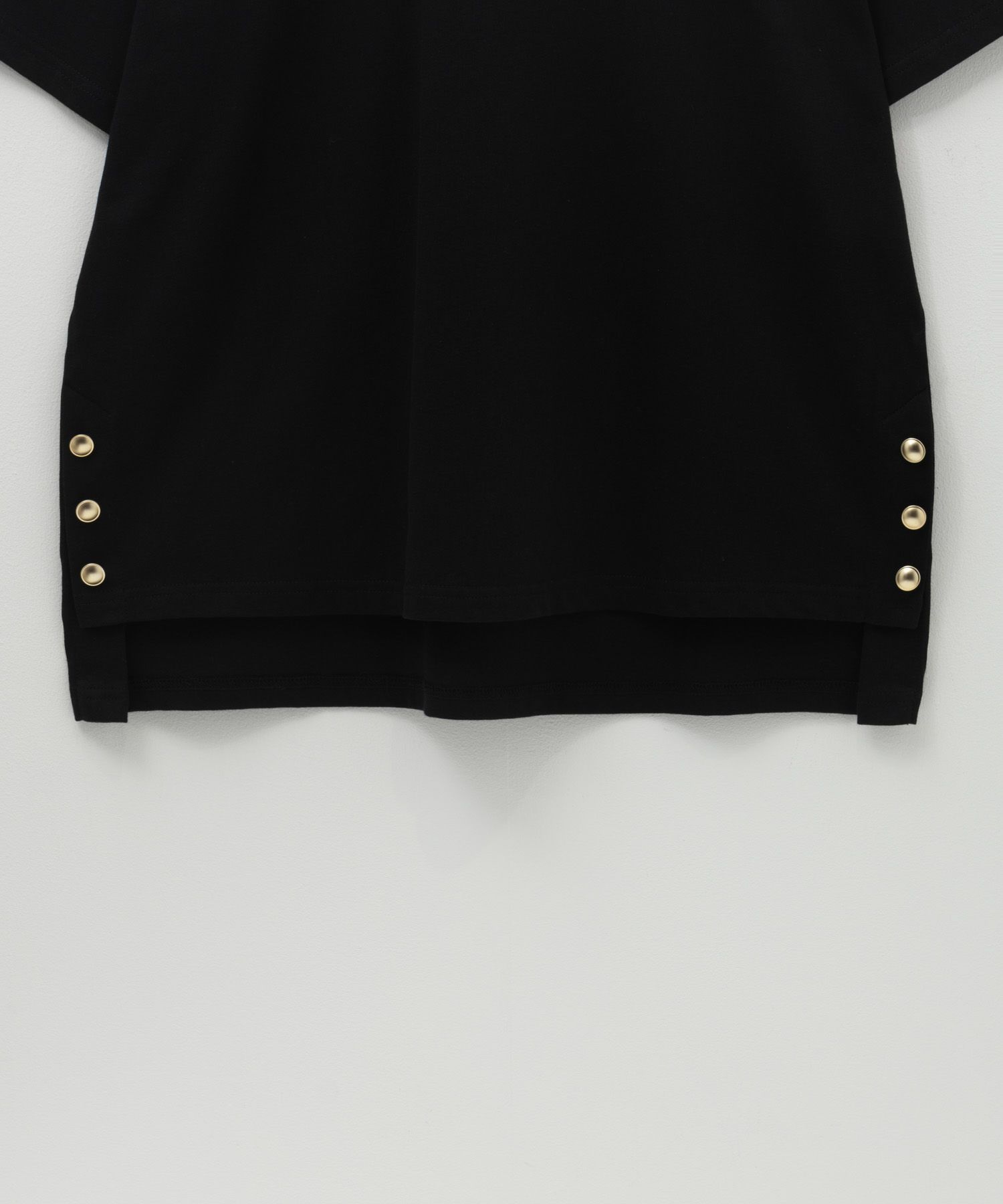 nAvy  裾ボタンオーバーTシャツ レディース メール便 対応商品商品画像-24