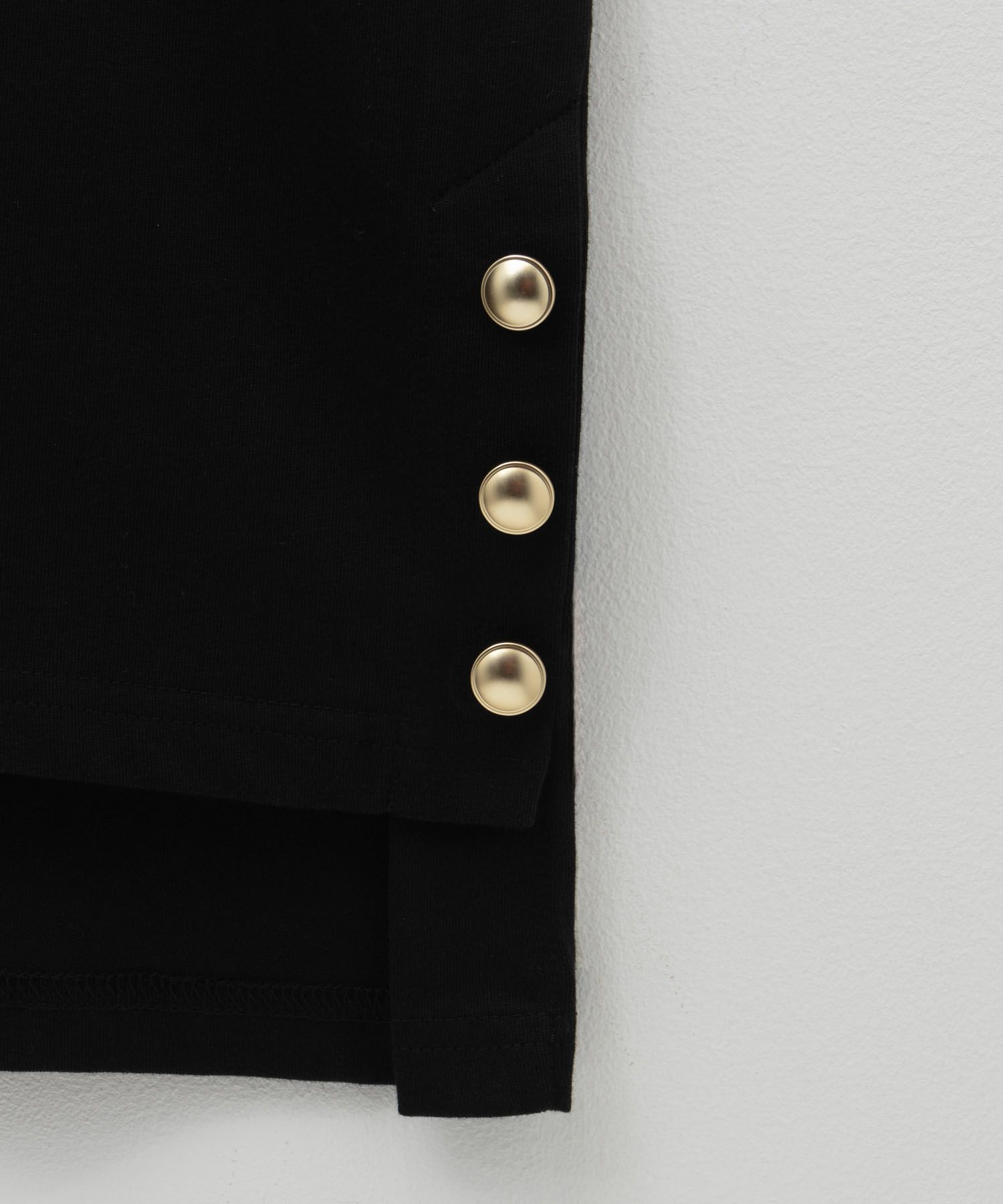 nAvy 裾ボタンオーバーTシャツ レディース メール便 対応商品商品画像-25