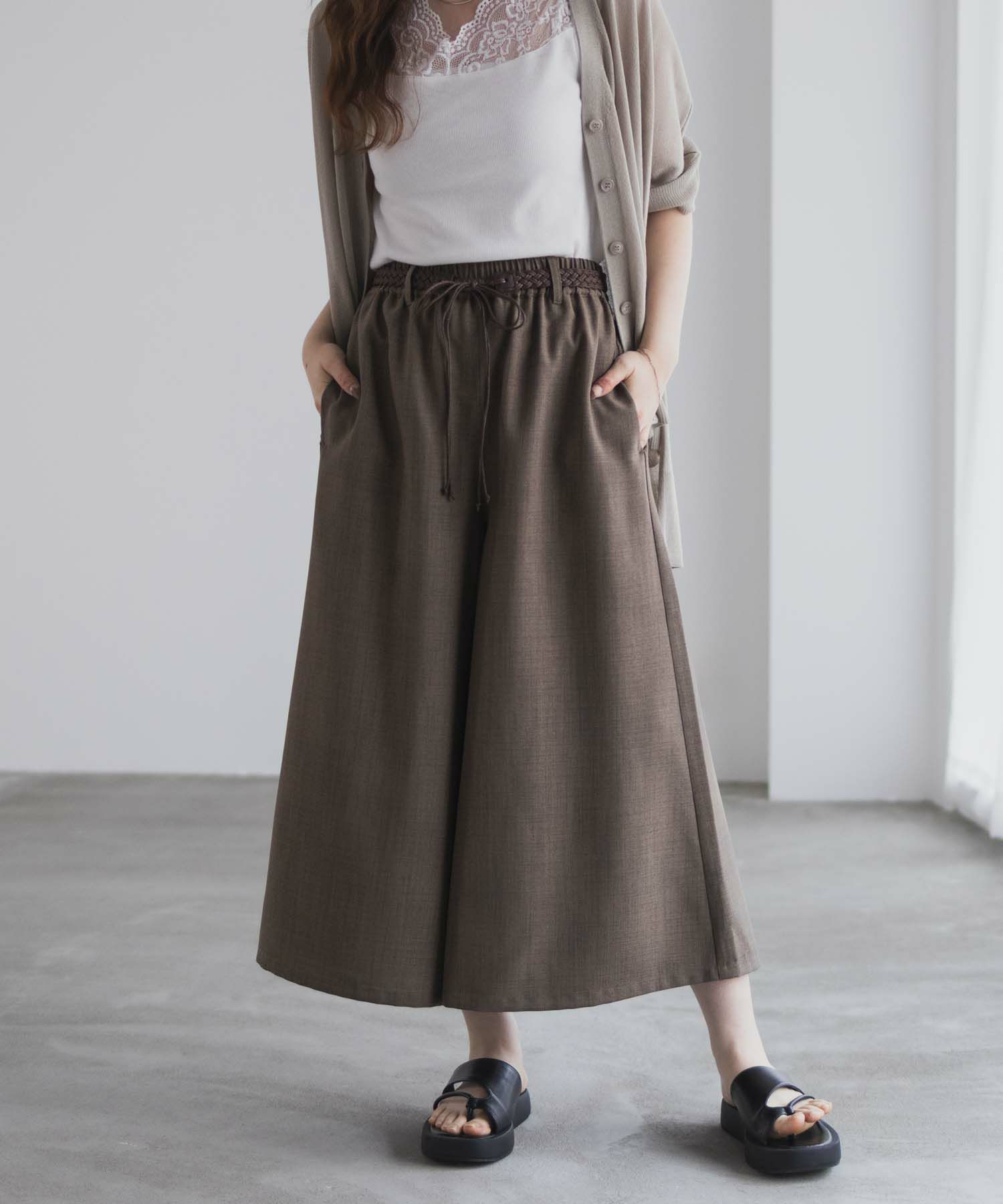 nAvy ベルト付きワイドクロップドパンツ レディース