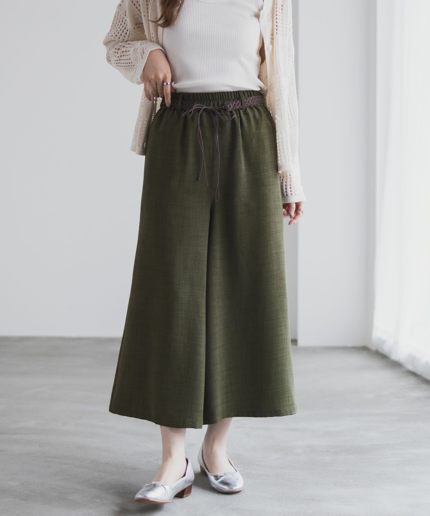 nAvy ベルト付きワイドクロップドパンツ レディース