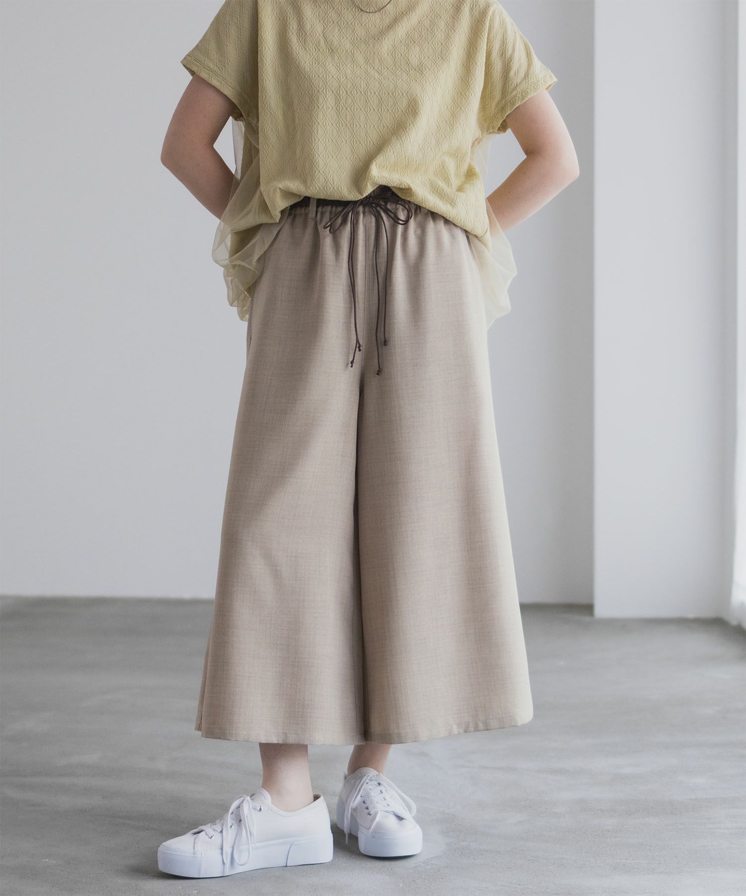 nAvy ベルト付きワイドクロップドパンツ レディース