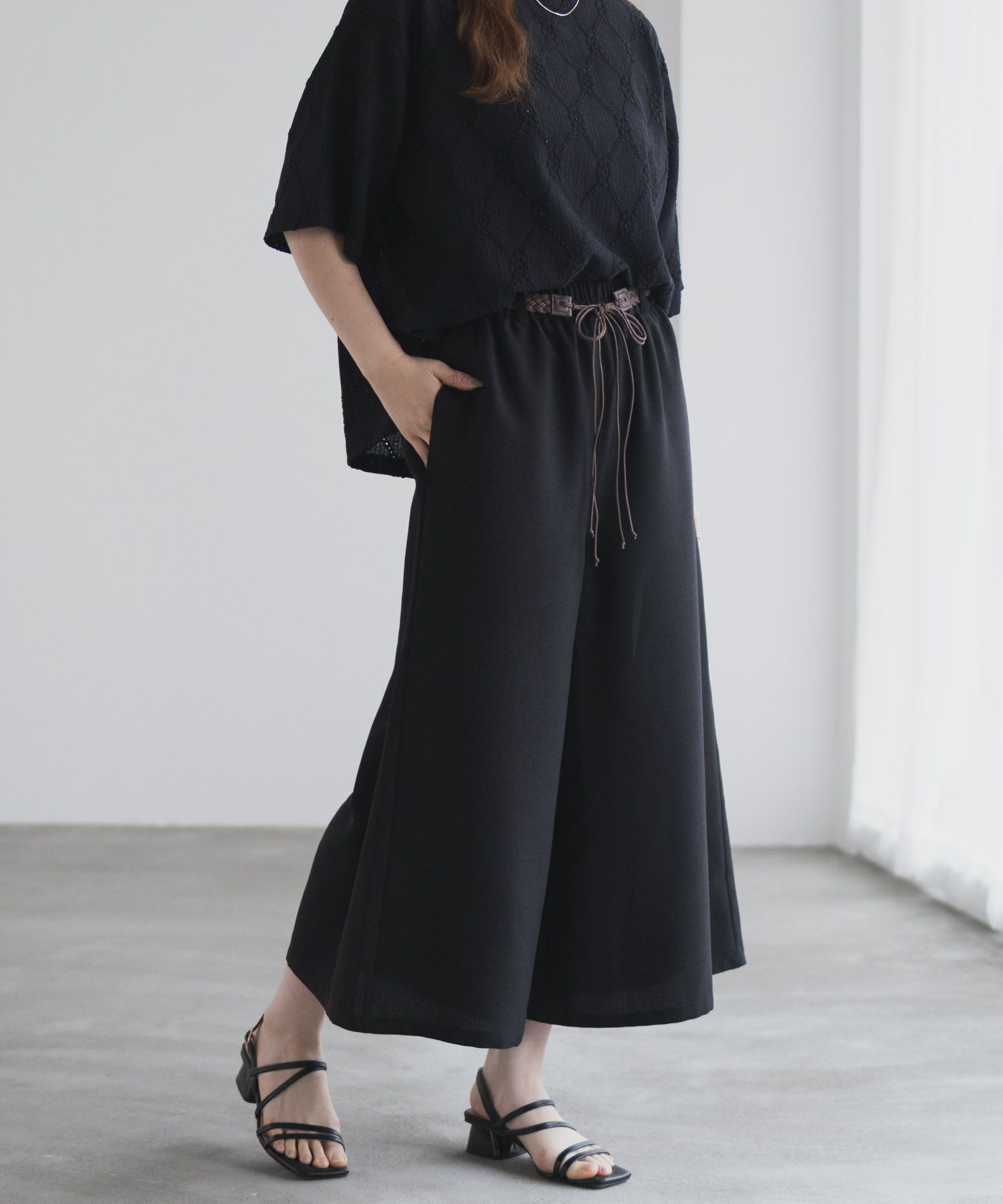 nAvy ベルト付きワイドクロップドパンツ レディース