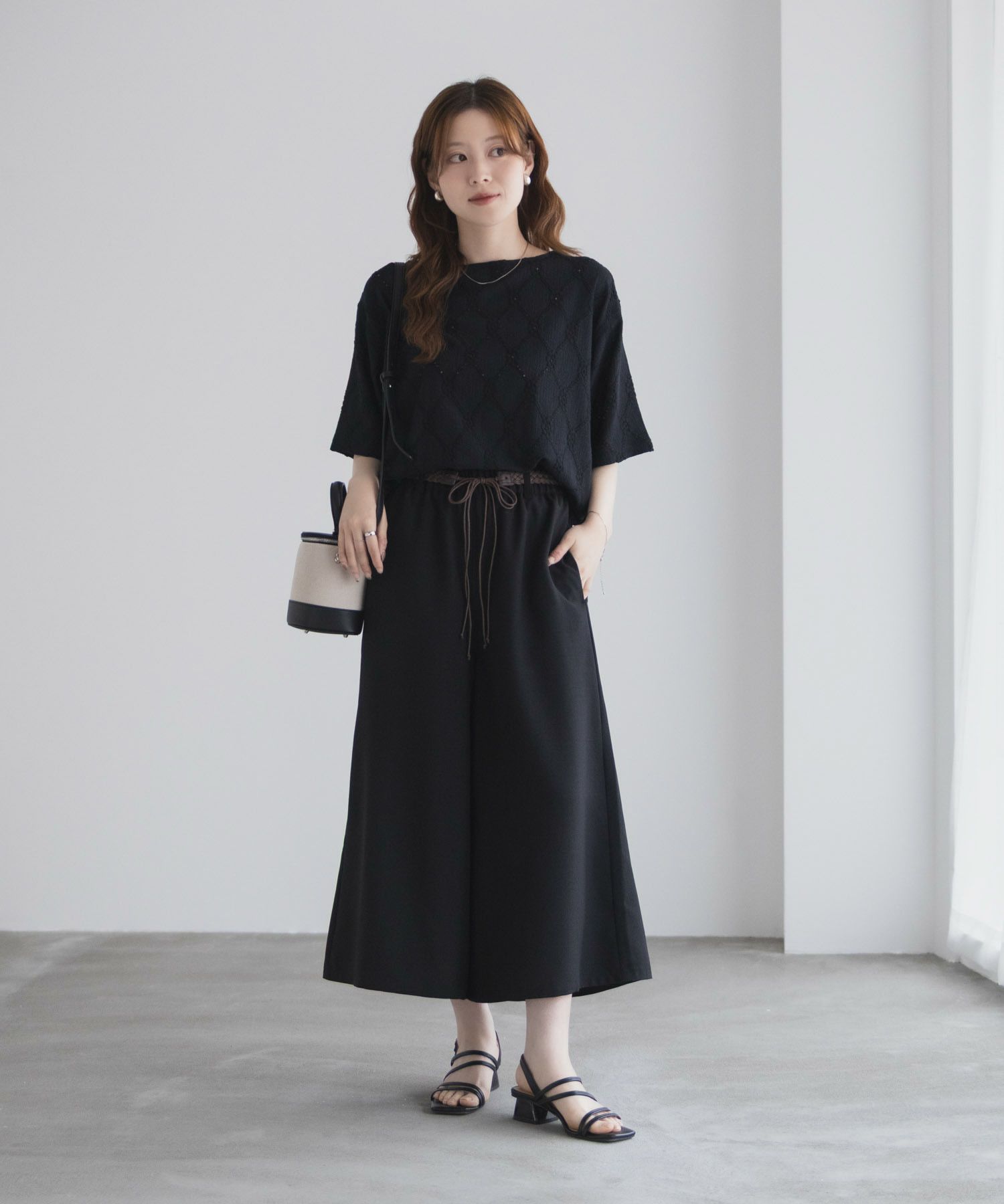 nAvy ベルト付きワイドクロップドパンツ レディース