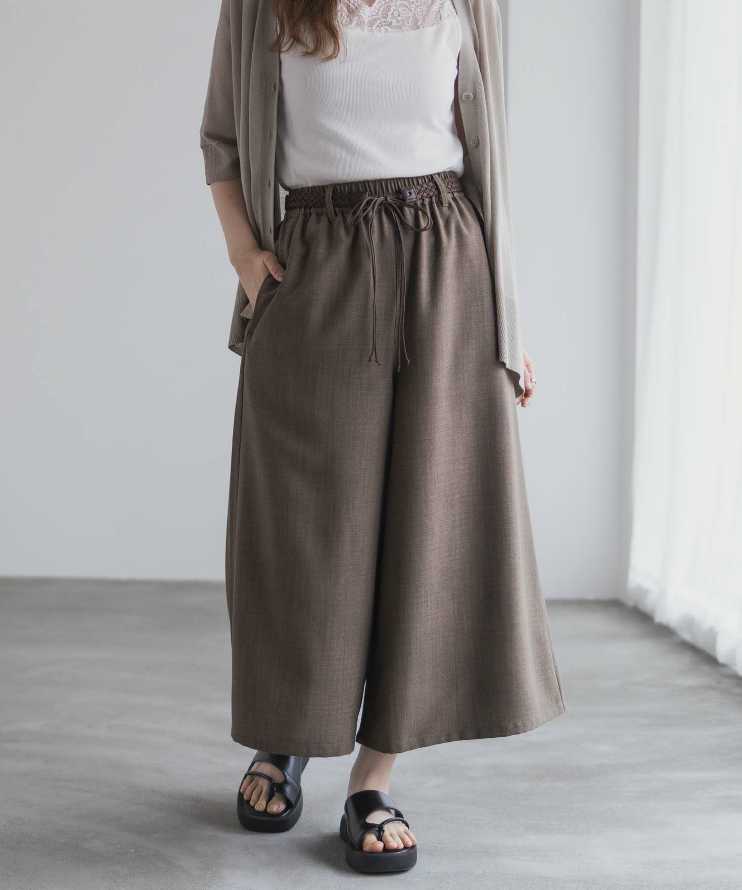nAvy ベルト付きワイドクロップドパンツ レディース