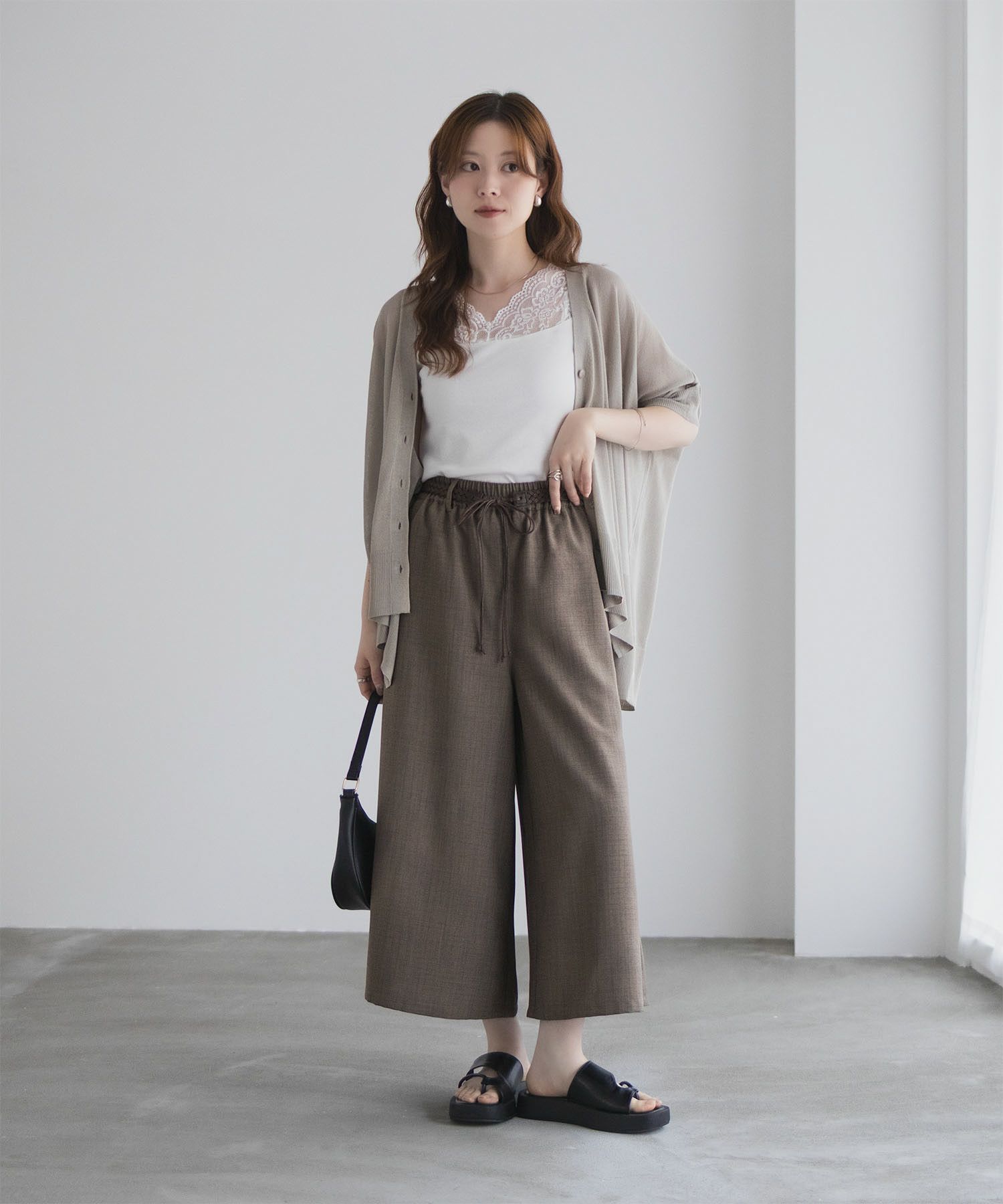 nAvy ベルト付きワイドクロップドパンツ レディース