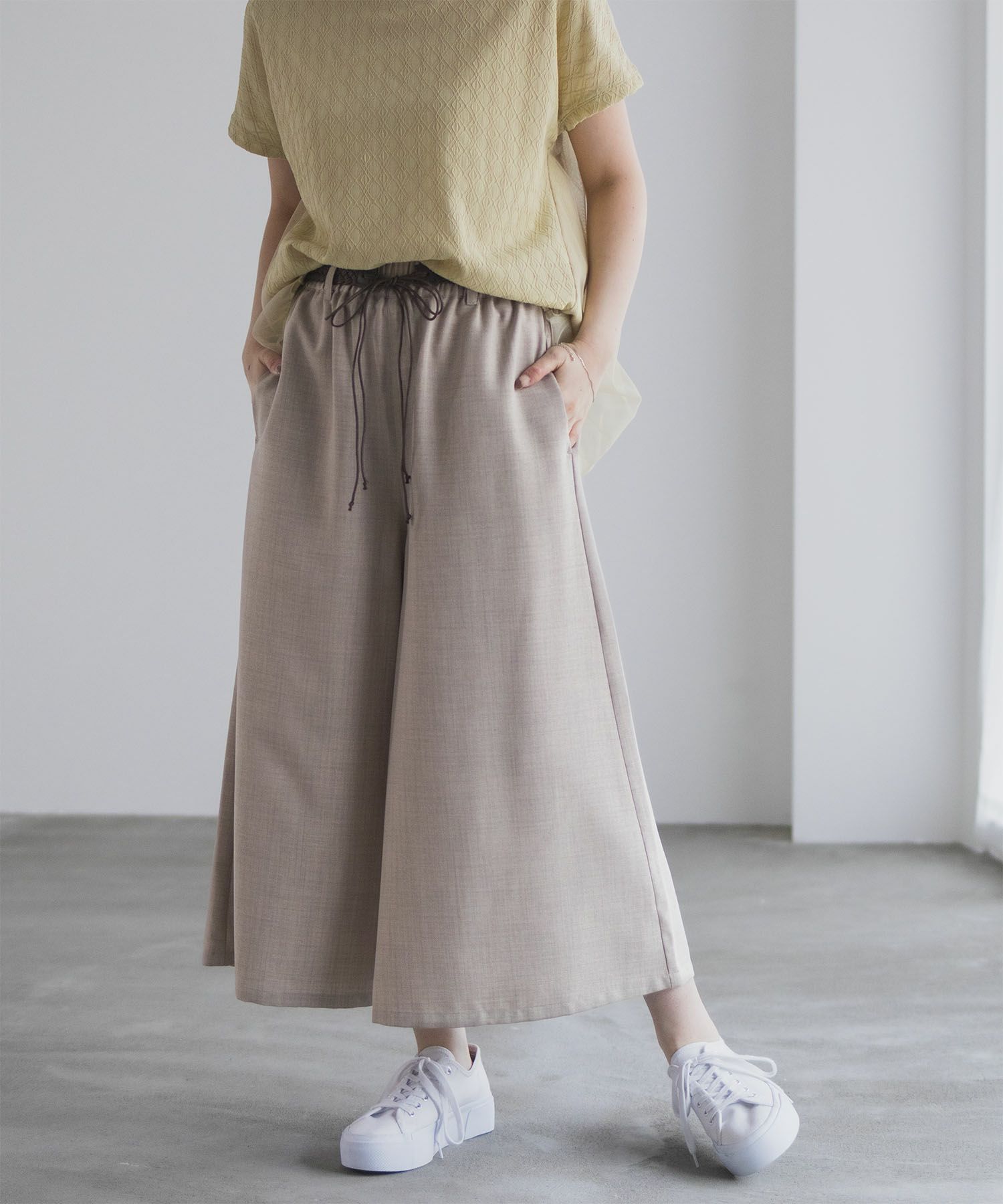 nAvy ベルト付きワイドクロップドパンツ レディース