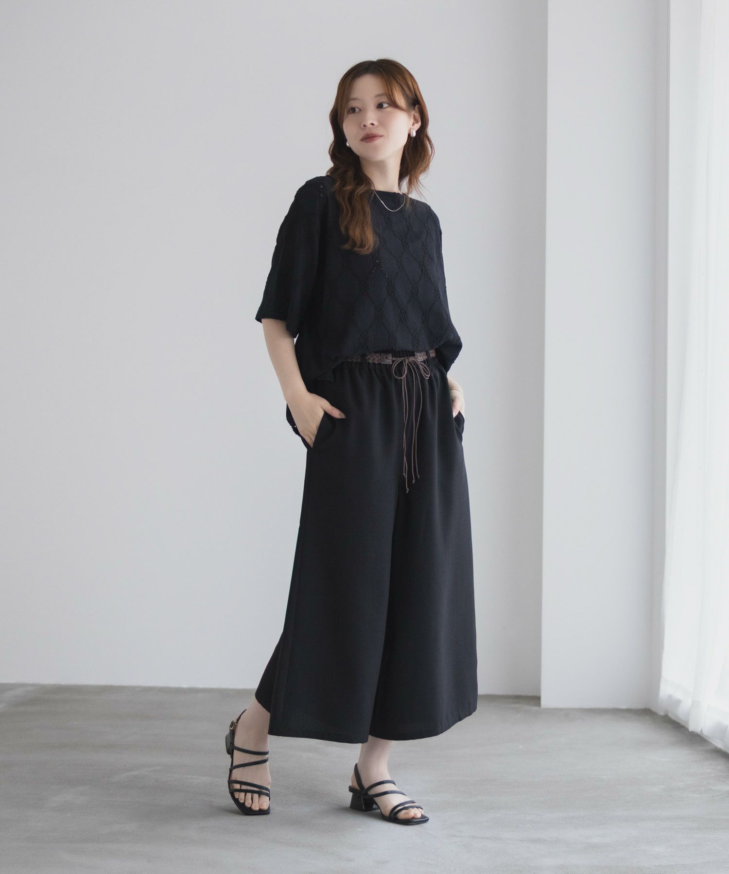 nAvy ベルト付きワイドクロップドパンツ レディース