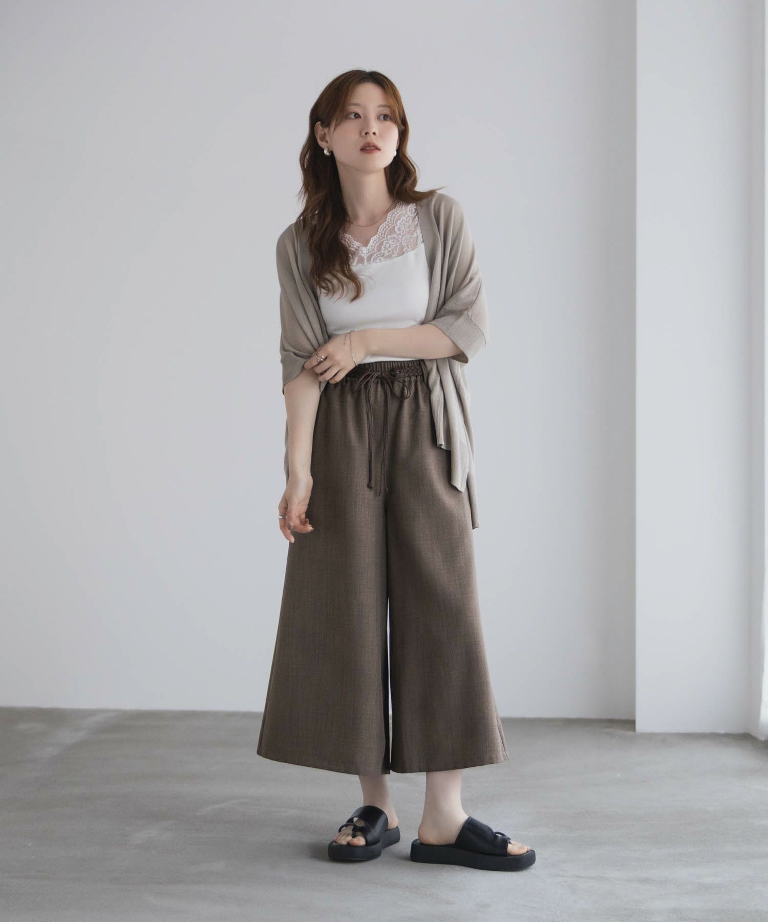 nAvy ベルト付きワイドクロップドパンツ レディース