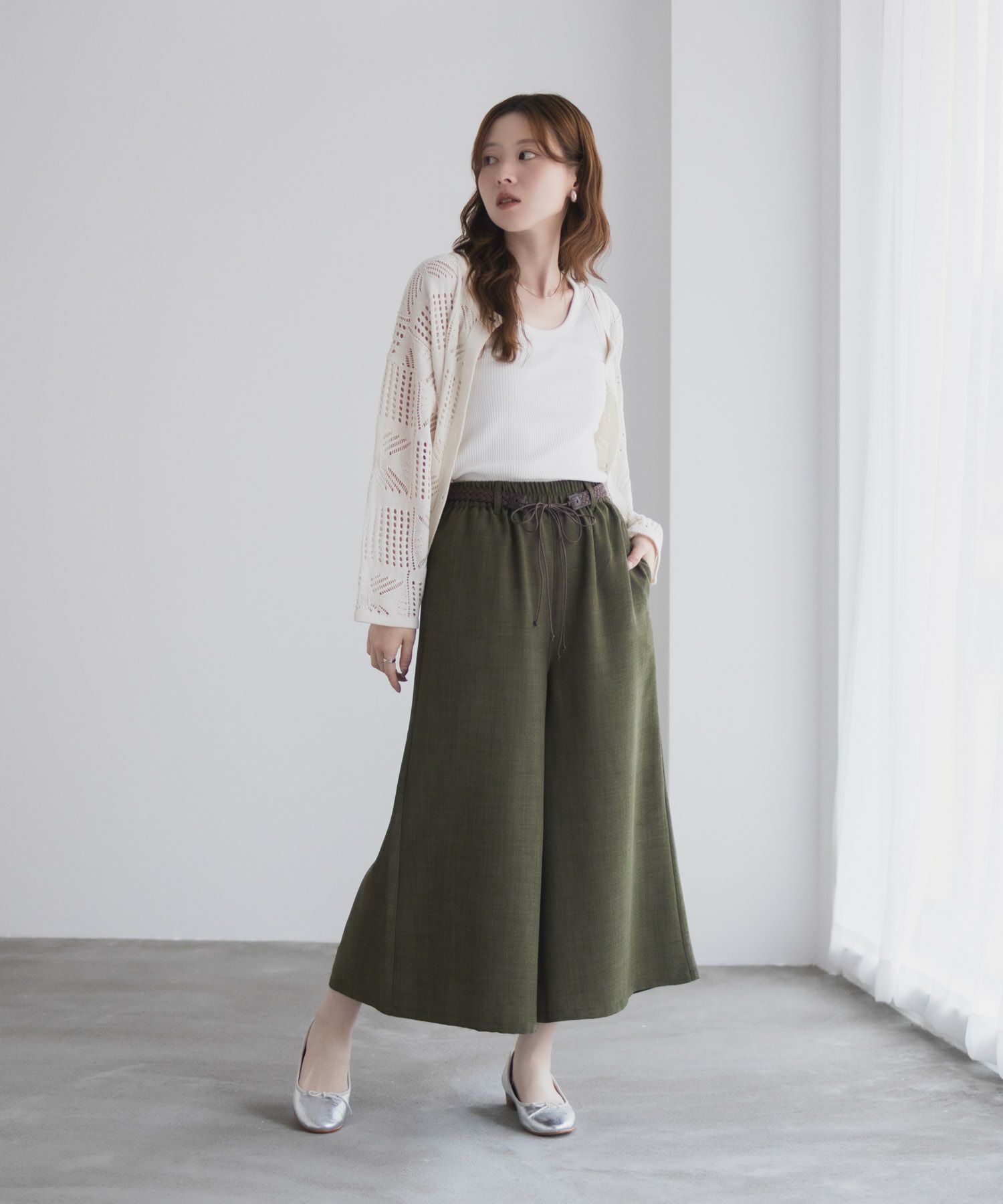 nAvy ベルト付きワイドクロップドパンツ レディース
