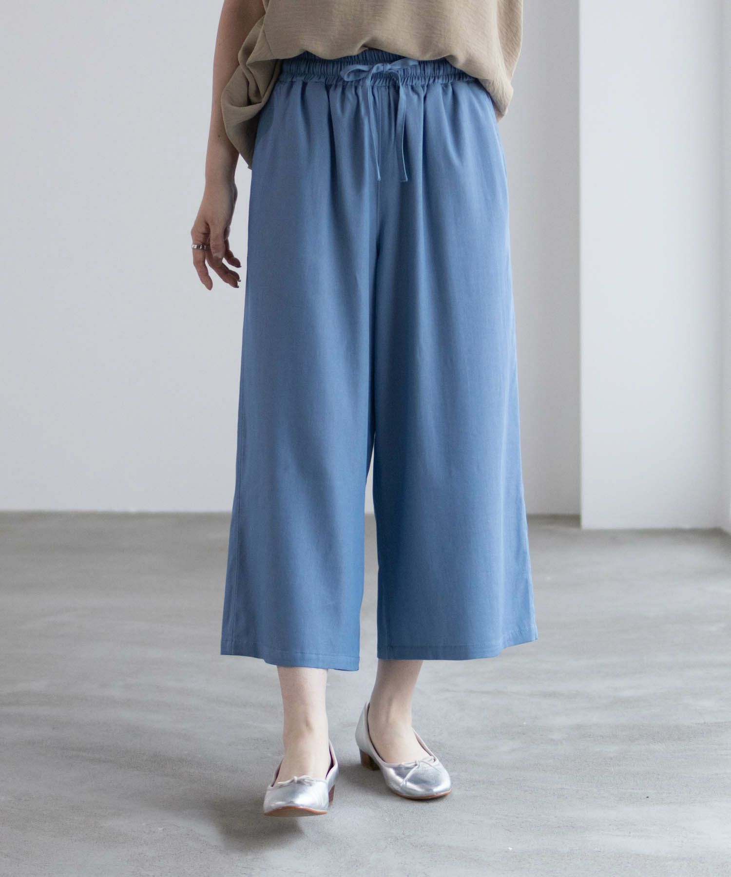 nAvy イージークロップドパンツ レディース