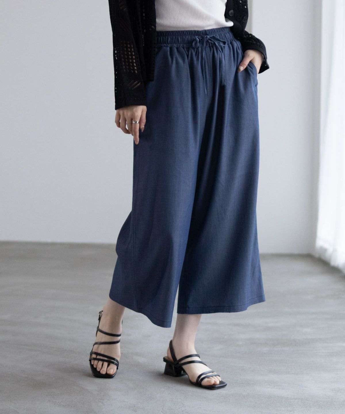 nAvy イージークロップドパンツ レディース