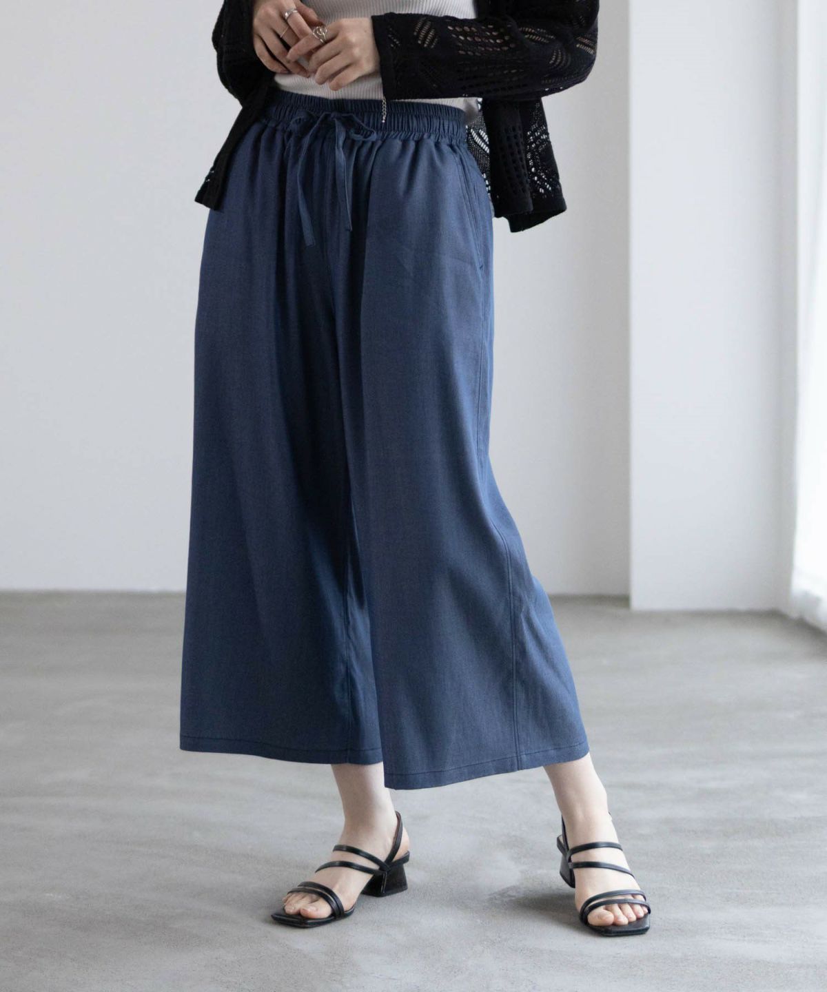 nAvy イージークロップドパンツ レディース