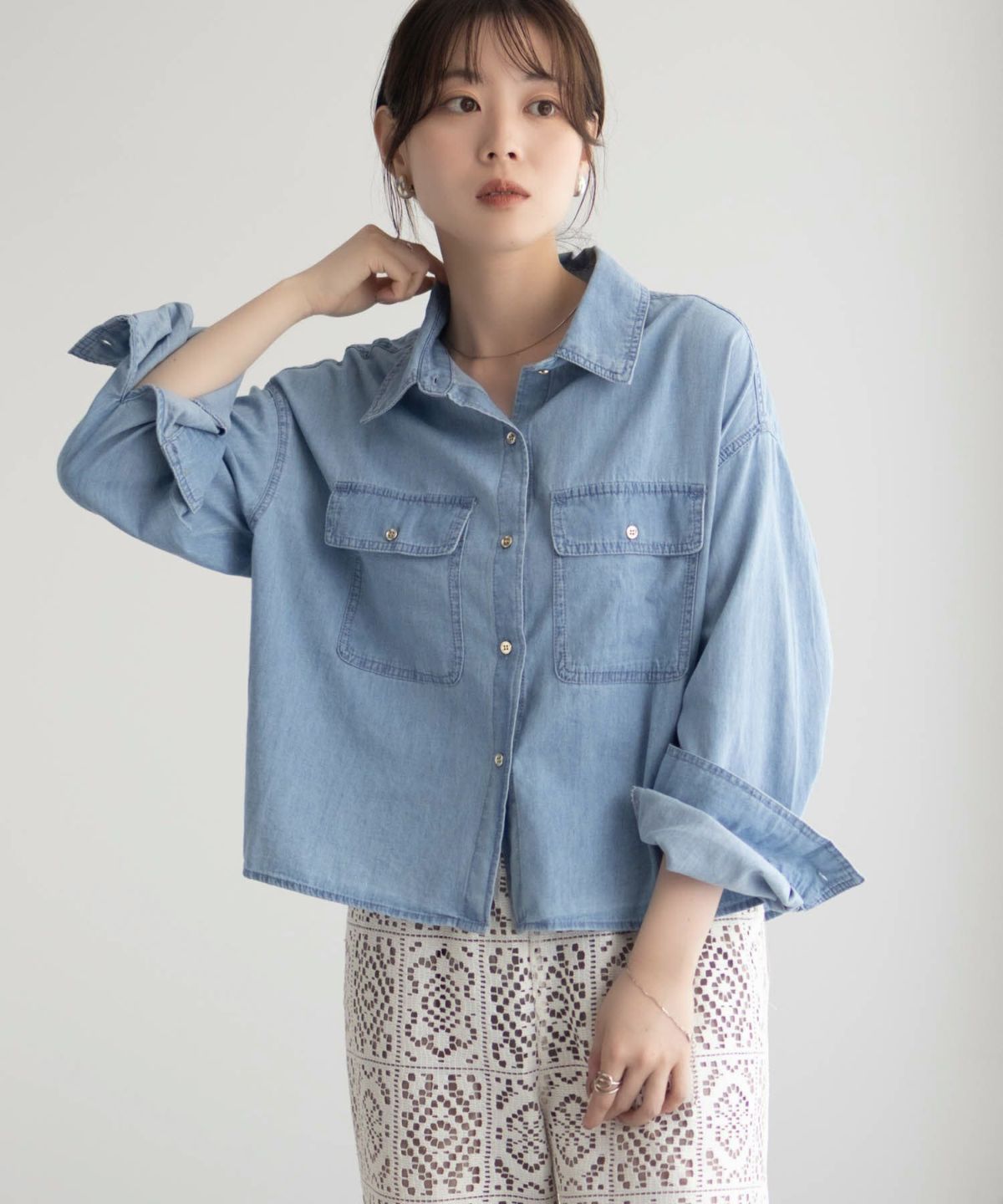 Idnes デニムコンパクトシャツ レディース