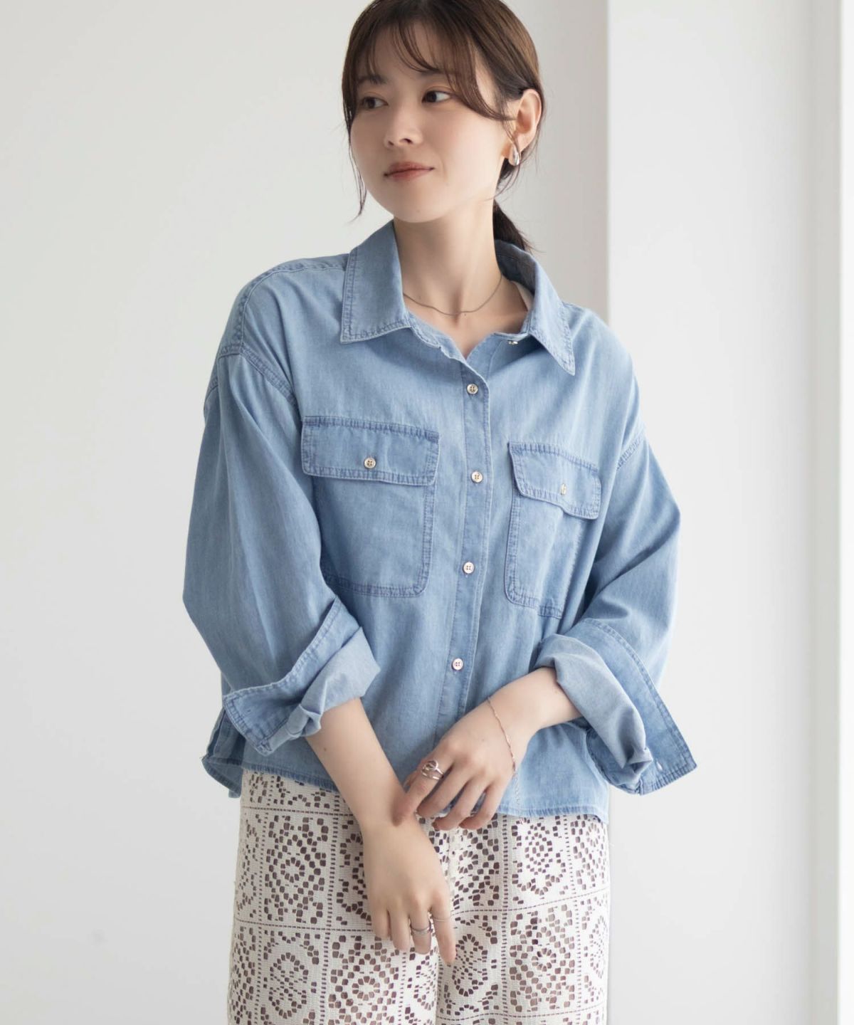 Idnes デニムコンパクトシャツ レディース