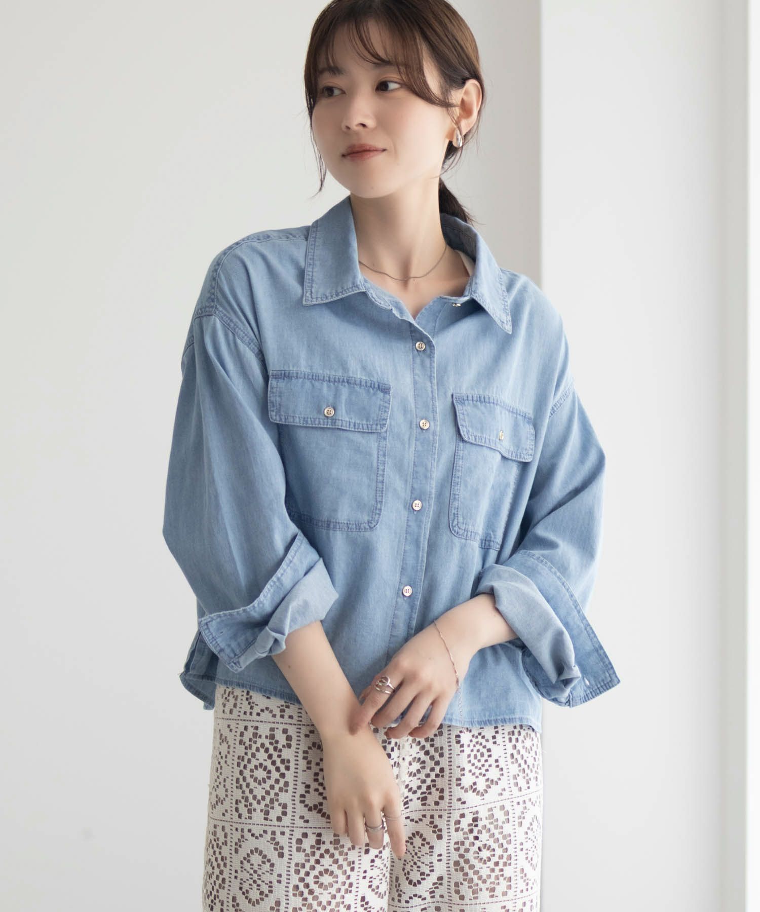 Idnes デニムコンパクトシャツ レディース