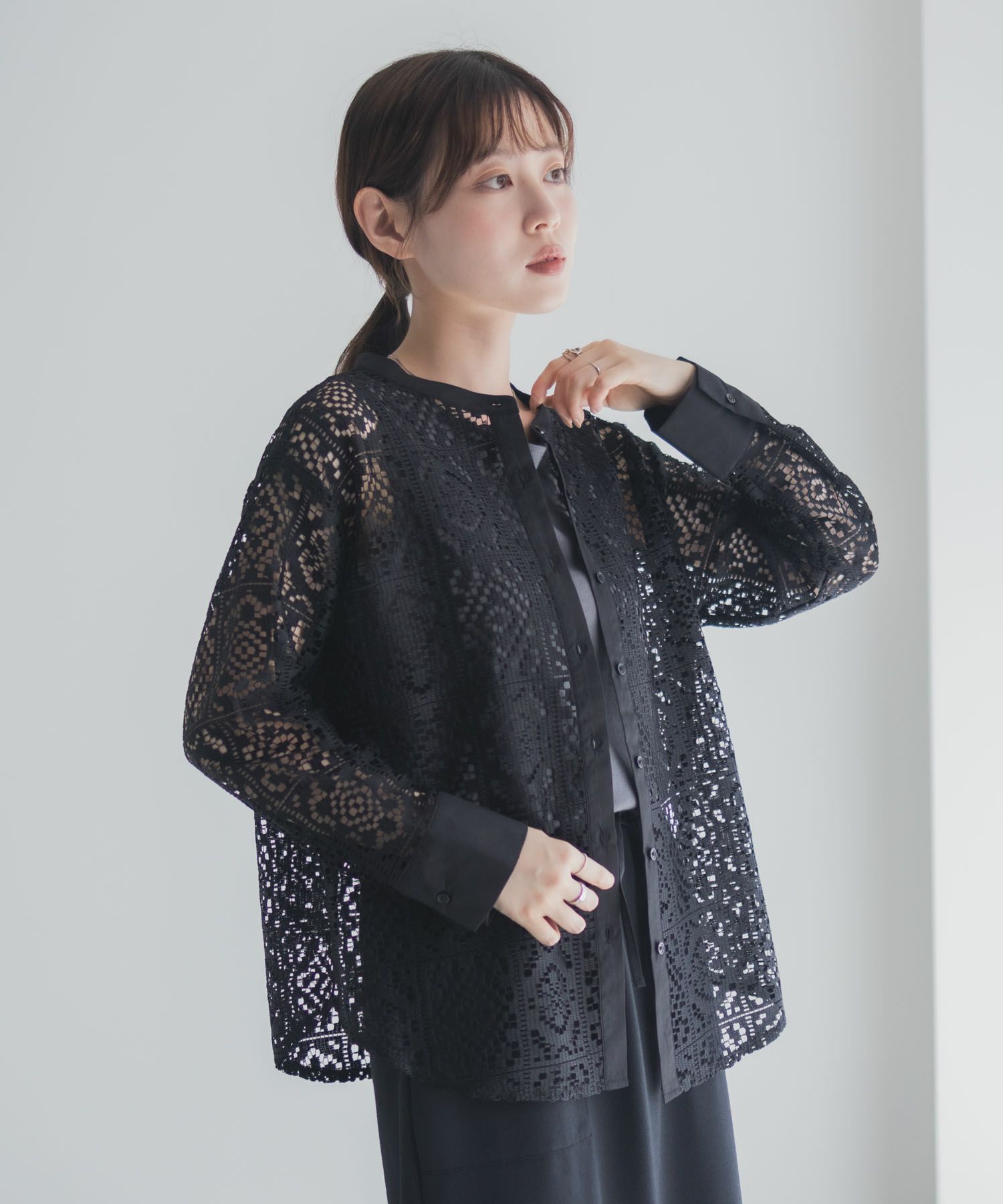 Idnes クロシェライクレース羽織ノーカラーシャツ レディース商品画像-12