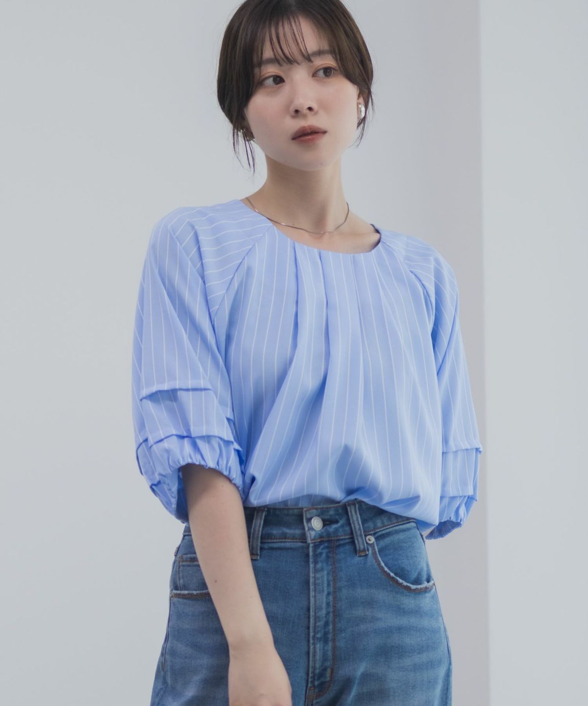 Idnes 袖タックストライプブラウス レディース