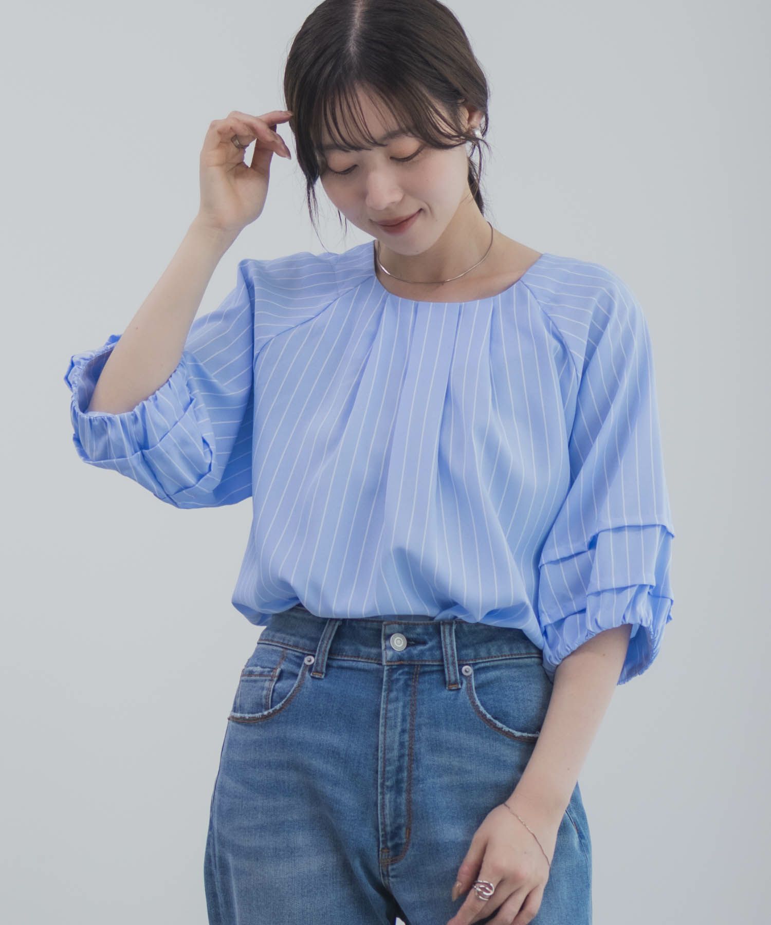 Idnes 袖タックストライプブラウス レディース
