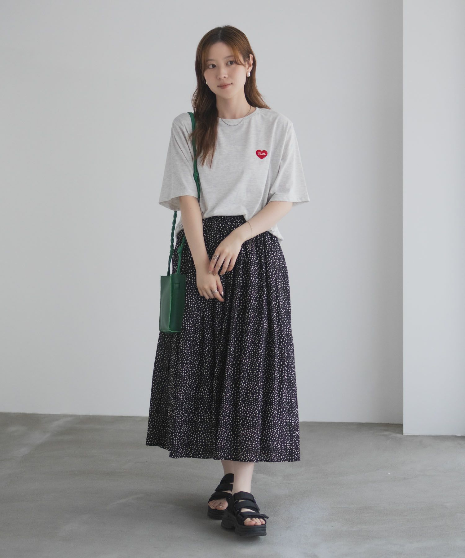 T-GRAPHICS ハート刺繍Tシャツ レディース ネコポス 対応商品