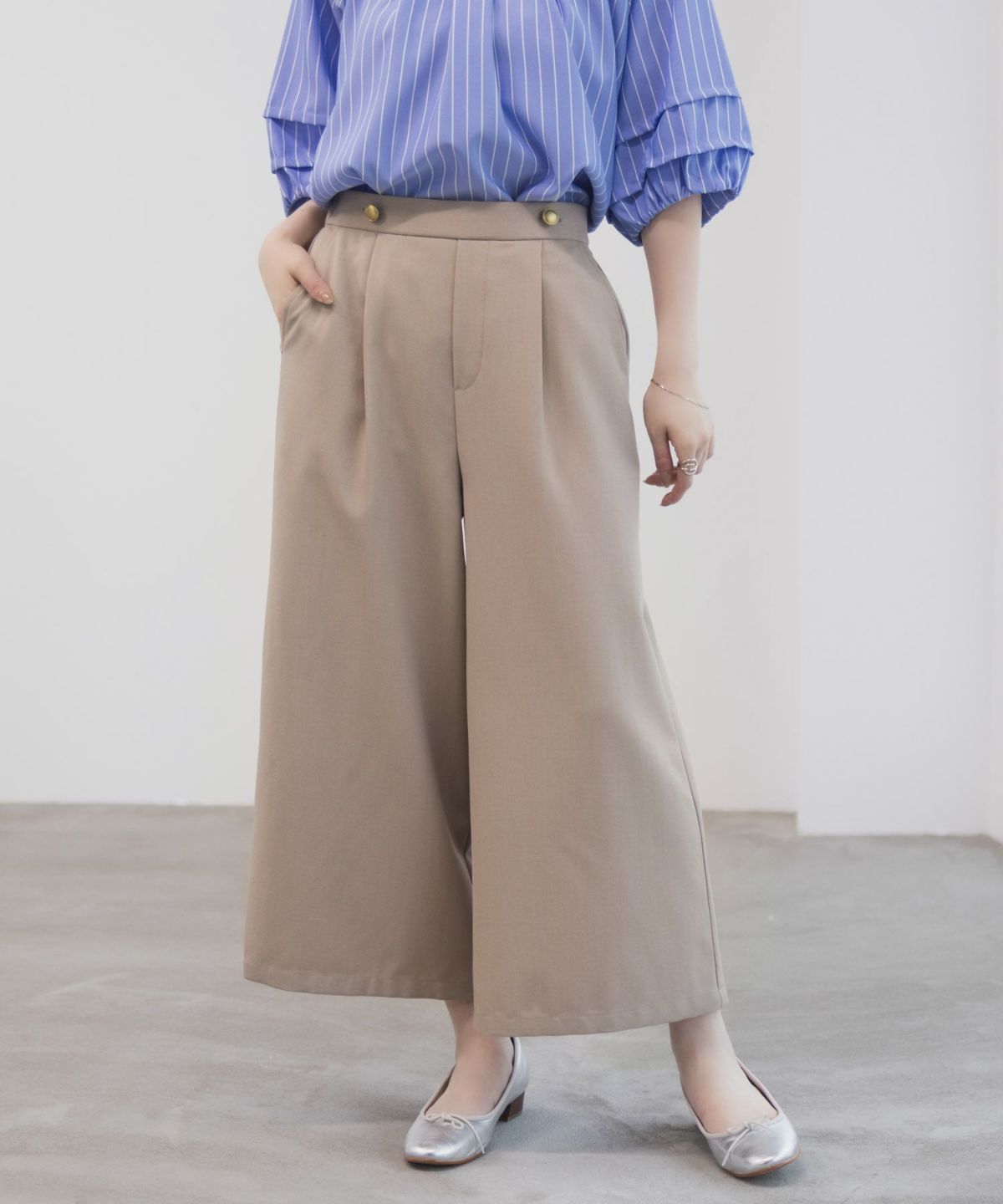 Idnes 釦付きワイドクロップドパンツ レディース