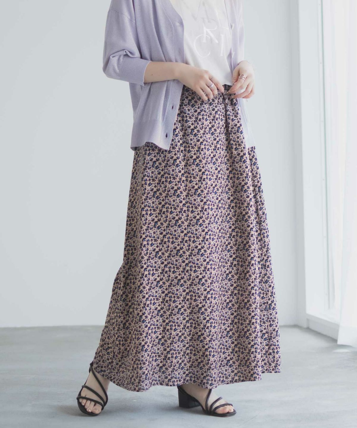 Idnes 小花柄ナロースカート レディース