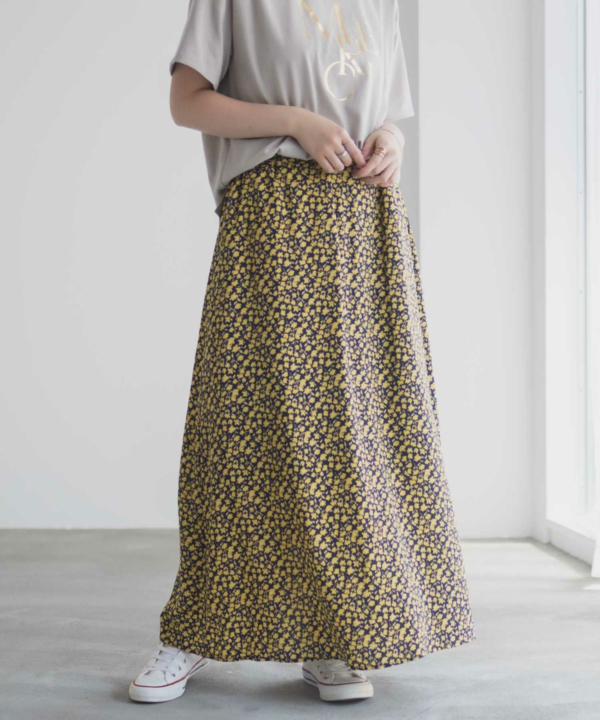 Idnes 小花柄ナロースカート レディース