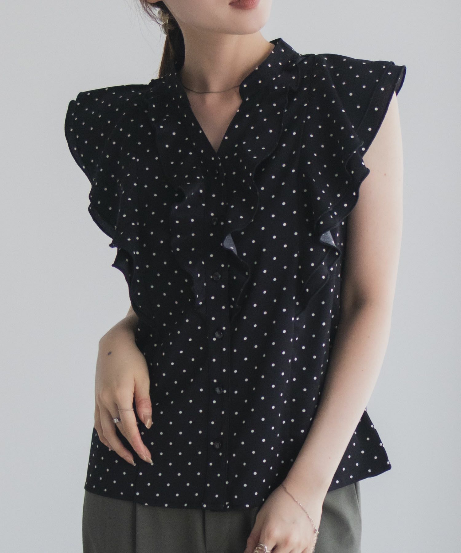 milli de l'air ラッフルフリルキーネックブラウス レディース