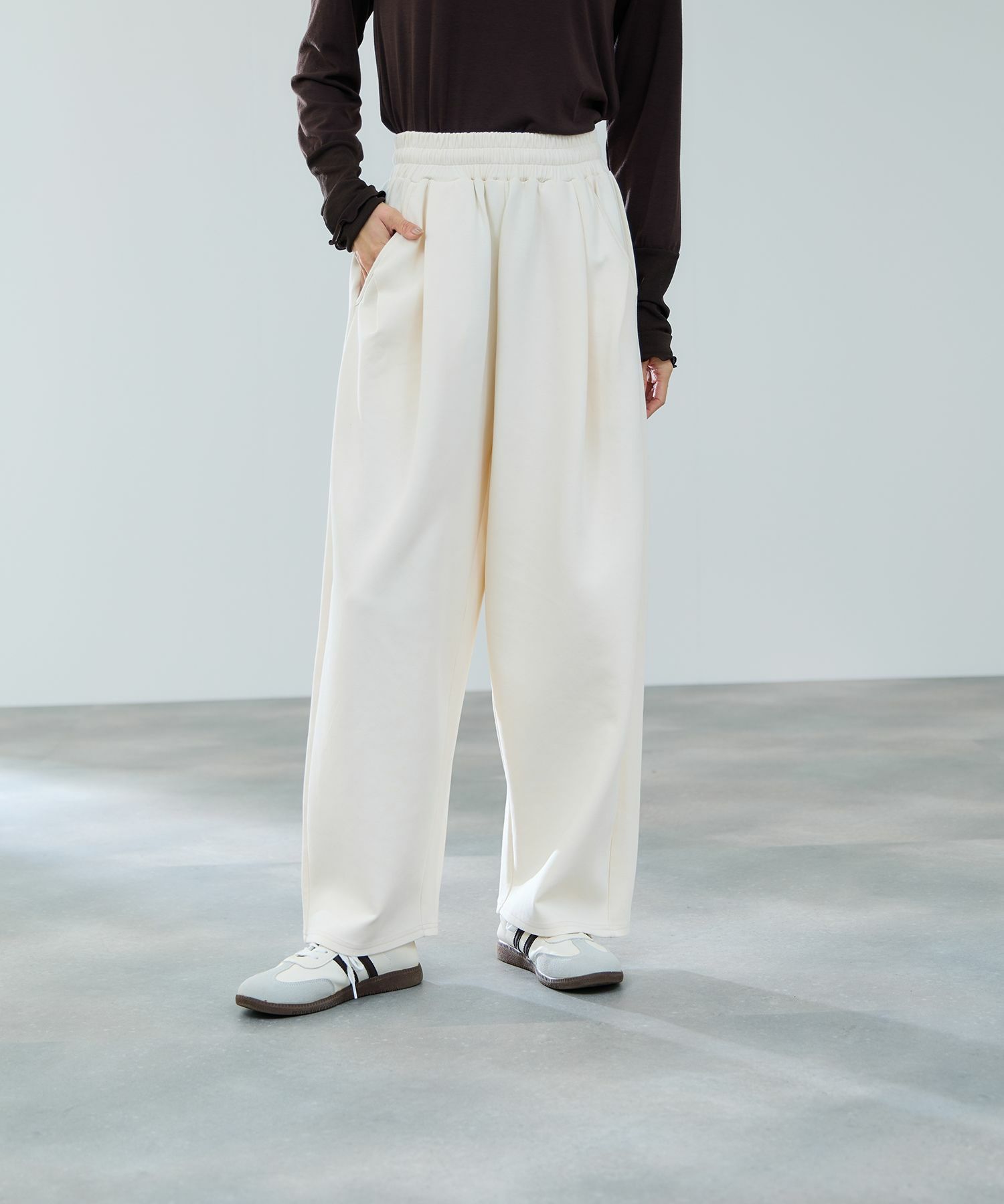 milli de l'air  ポンチ素材 リラックスカーブパンツ レディース商品画像-2