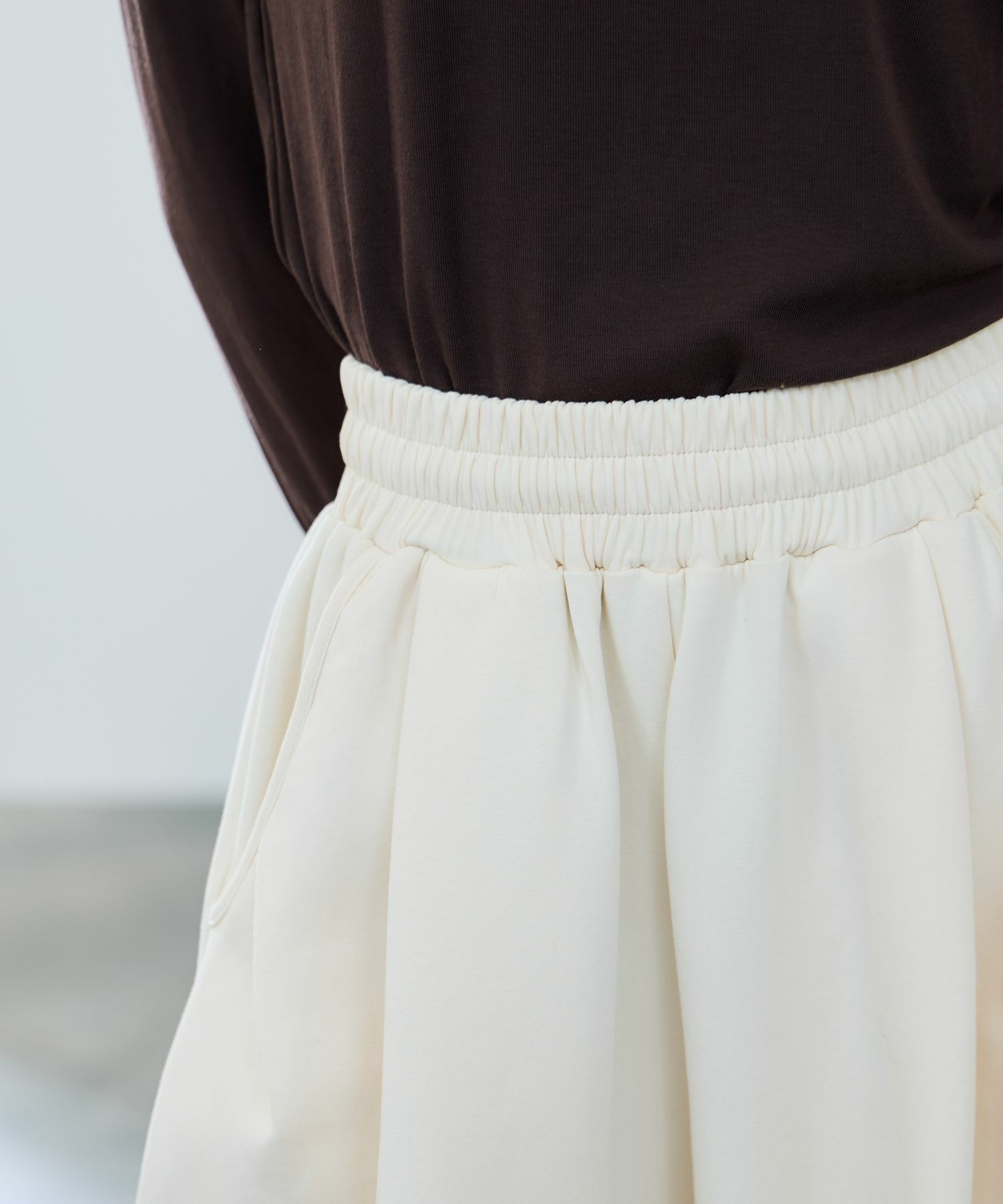 milli de l'air  ポンチ素材 リラックスカーブパンツ レディース商品画像-7