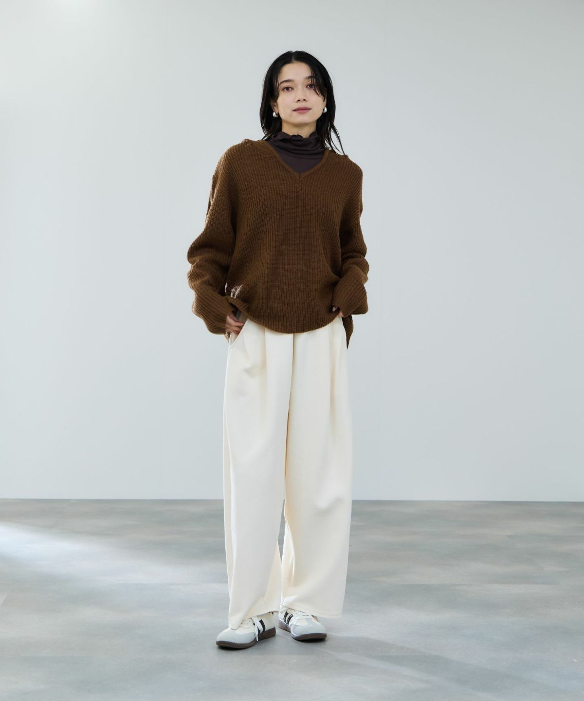 milli de l'air ポンチ素材 リラックスカーブパンツ レディース