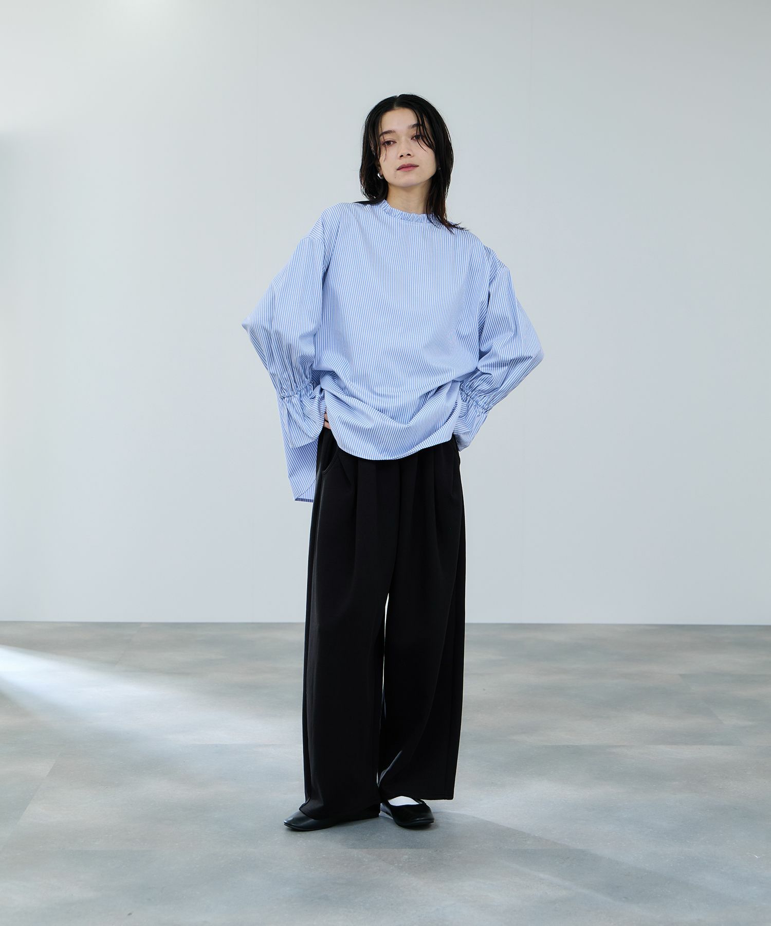 milli de l'air  ポンチ素材 リラックスカーブパンツ レディース商品サムネイル-11