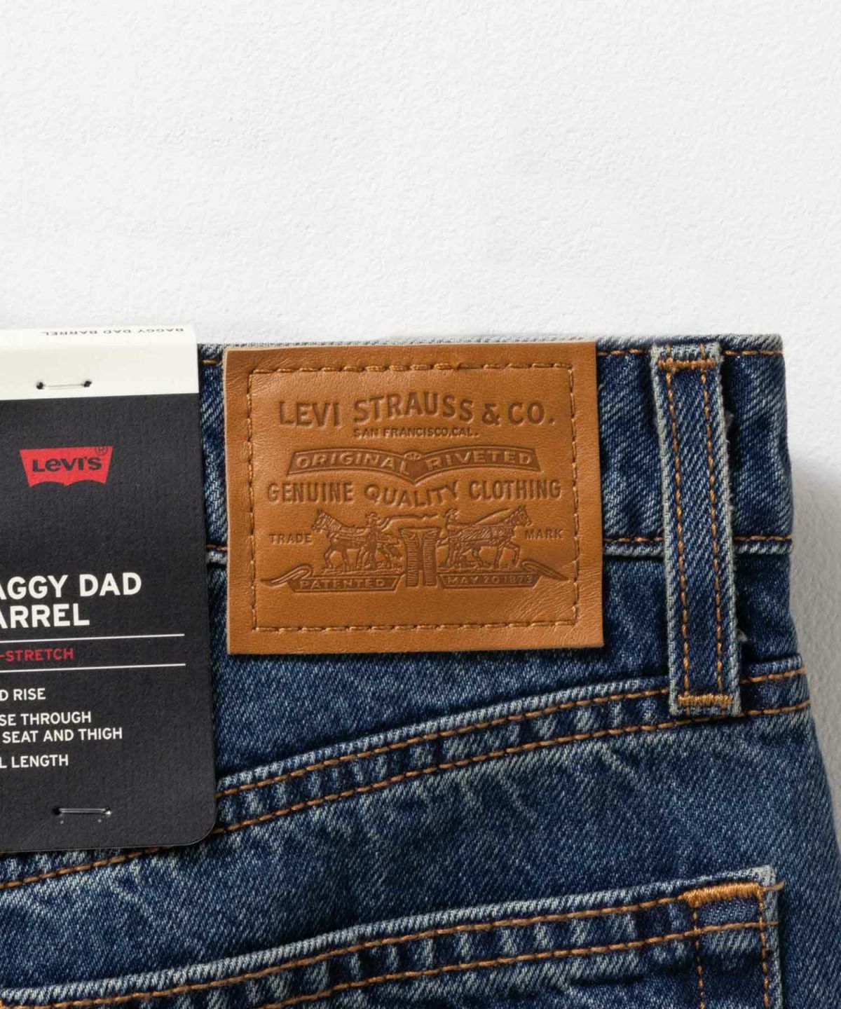 Levi's(R) BAGGY DAD バレルジーンズ レディース