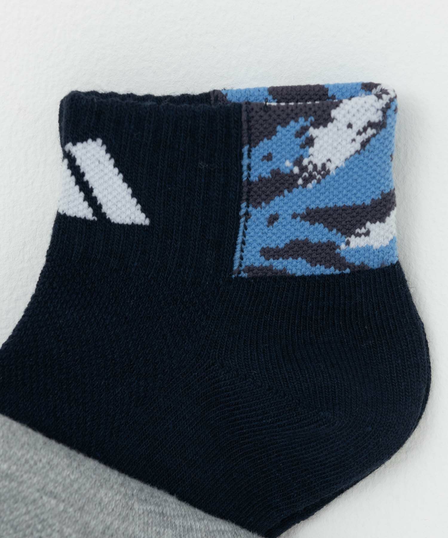 adidas クォーターソックス かかと迷彩柄 3足組 キッズ