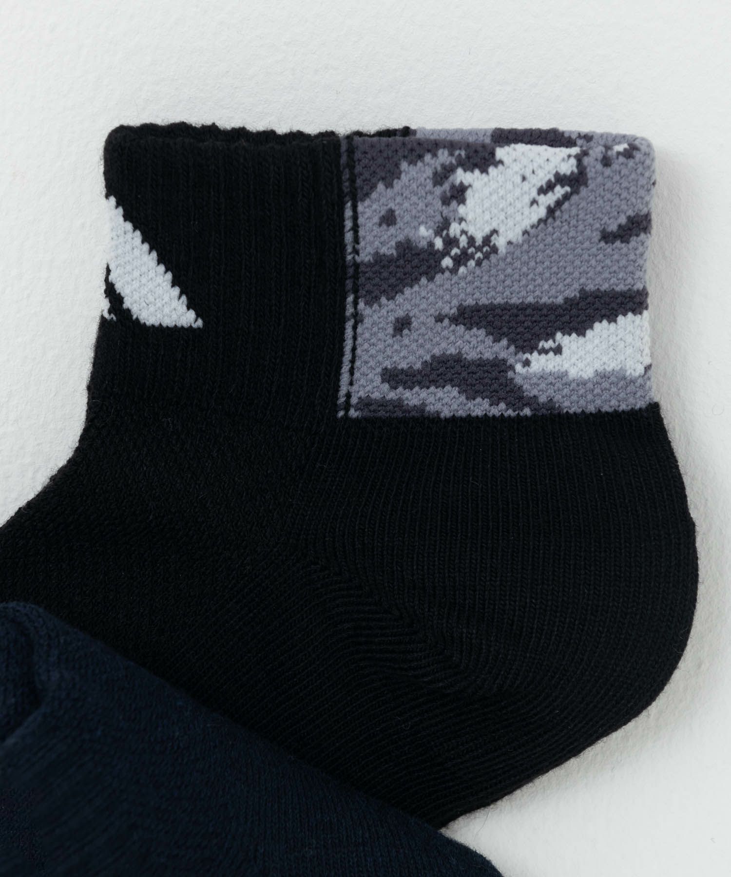 adidas クォーターソックス かかと迷彩柄 3足組 キッズ