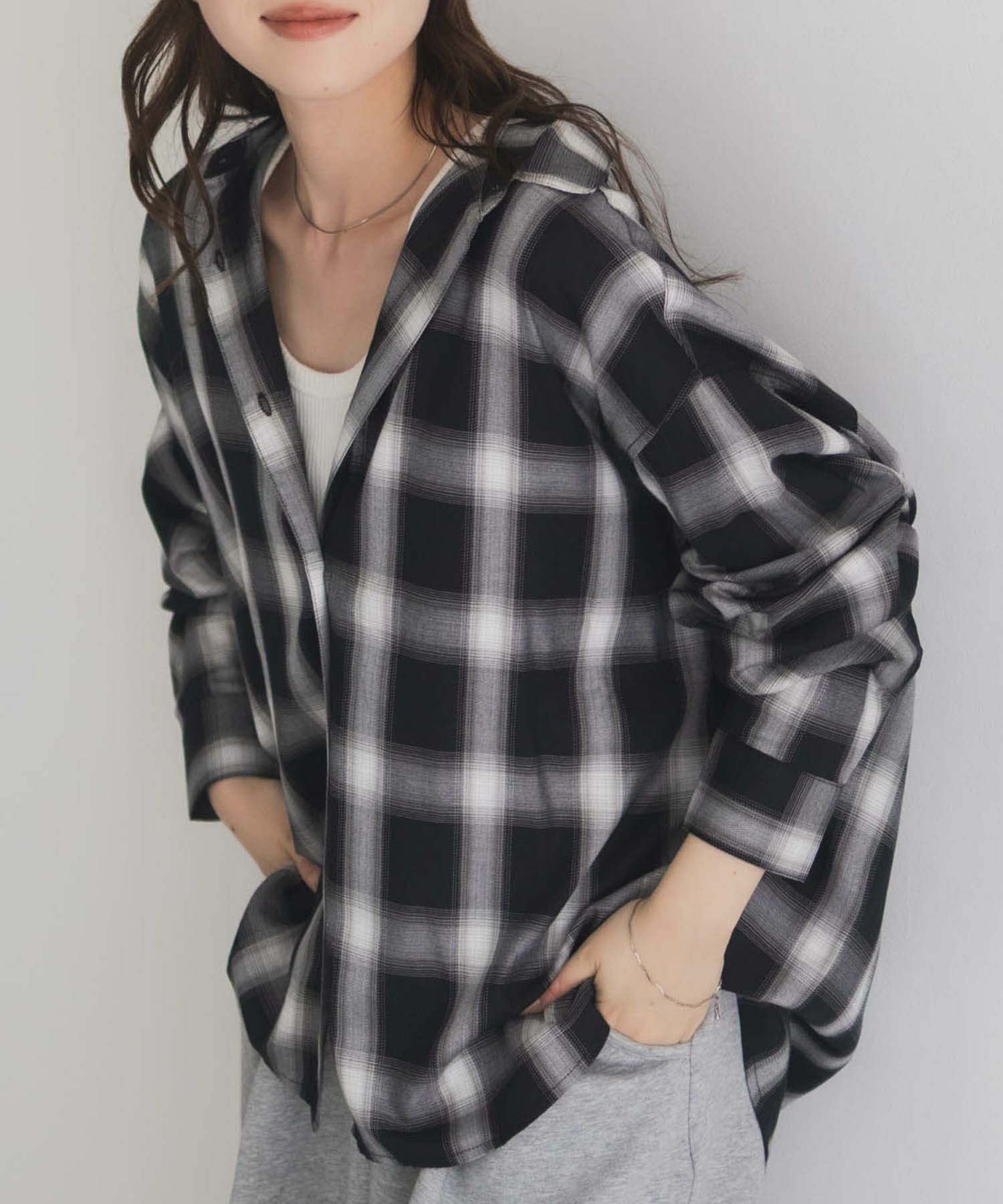 nAvy バックタック前開きシャツ レディース