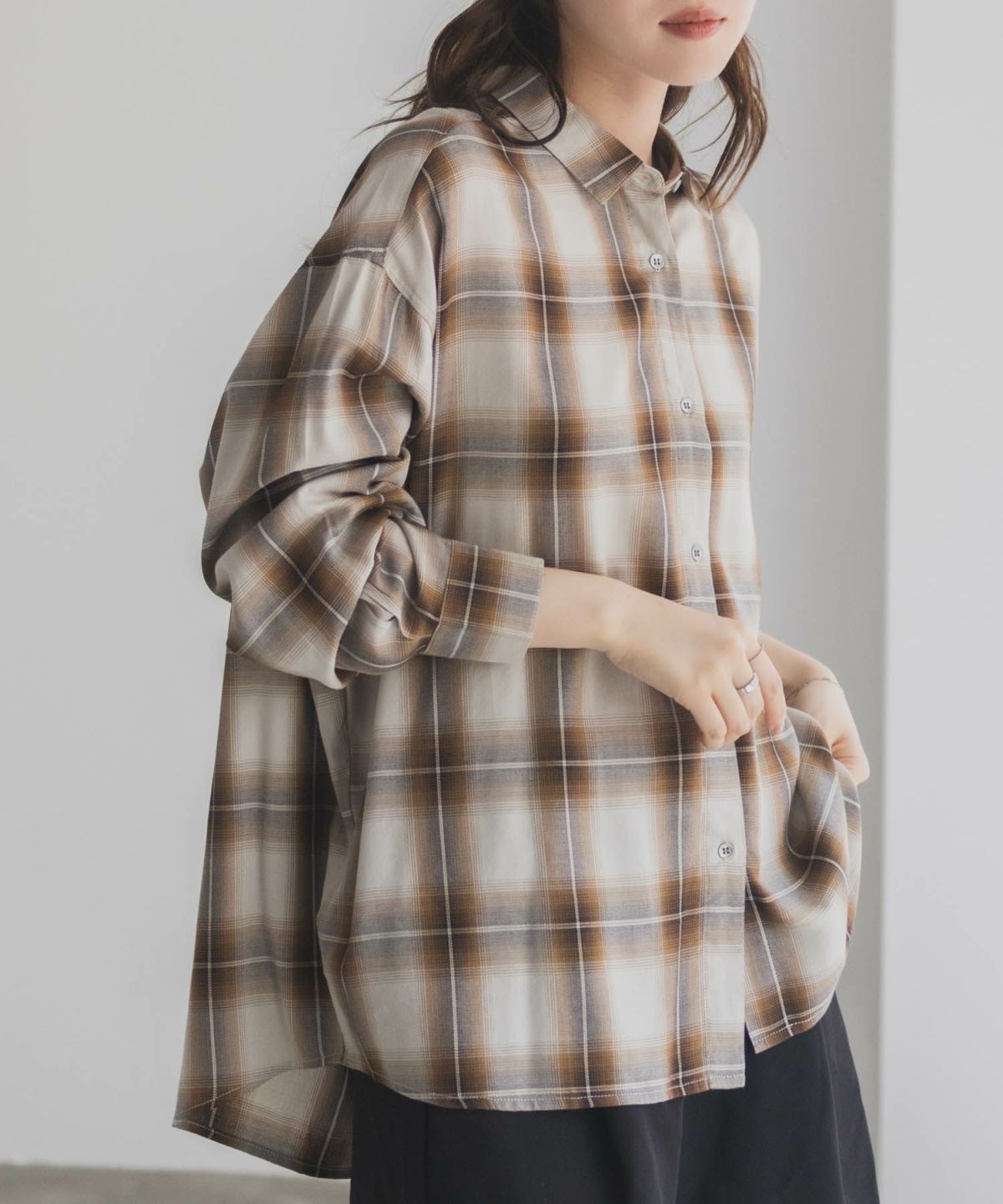 nAvy バックタック前開きシャツ レディース