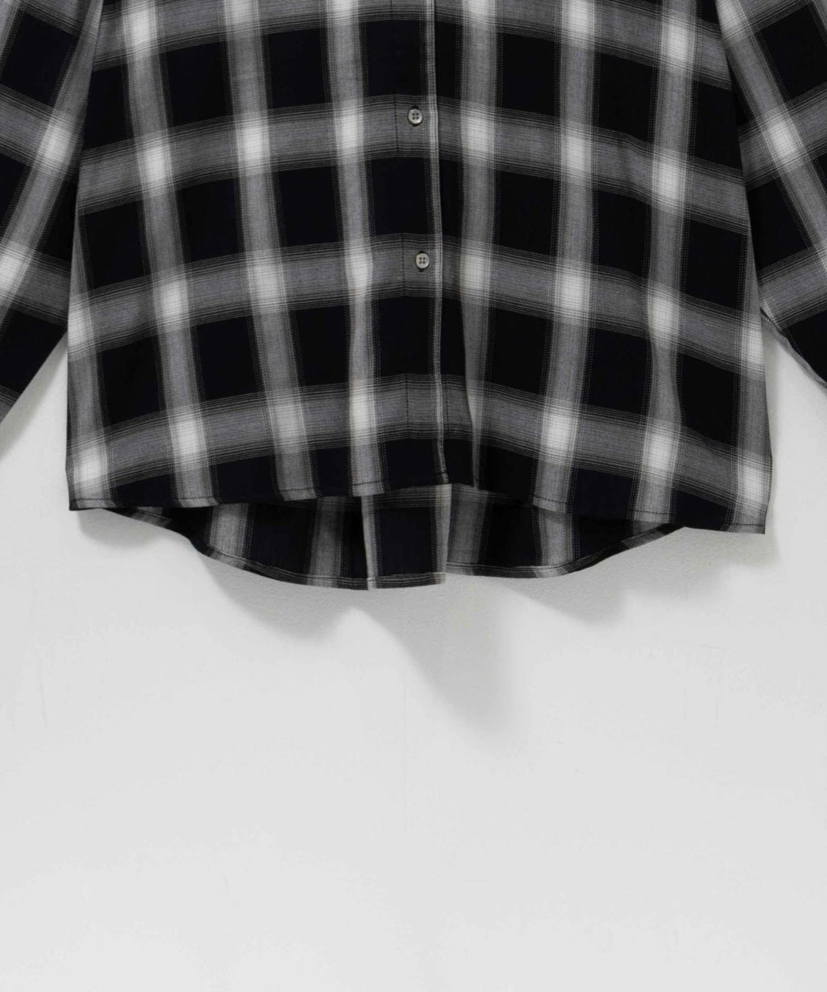 nAvy バックタック前開きシャツ レディース