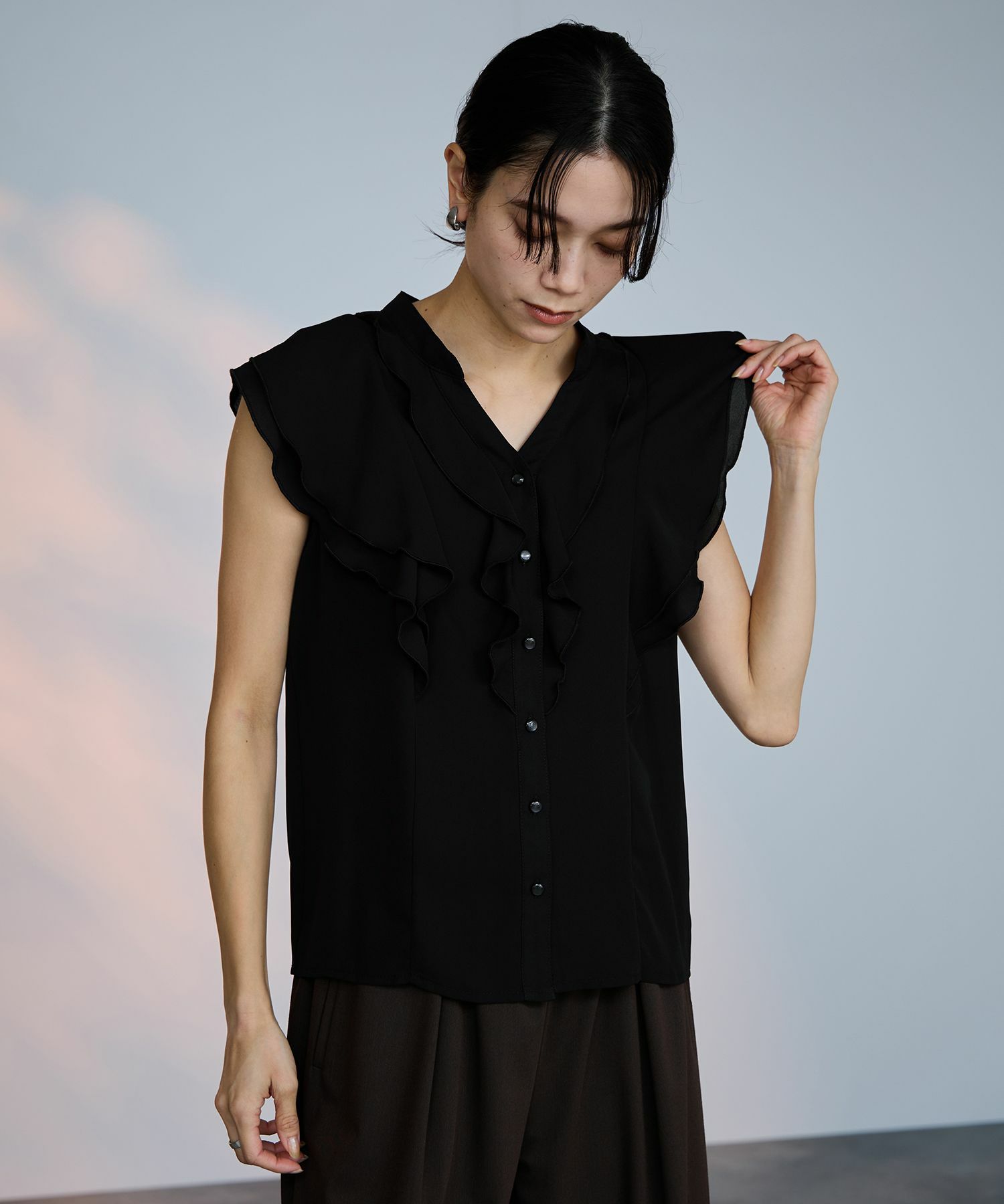 milli de l'air ラッフルフリルキーネックブラウス レディース