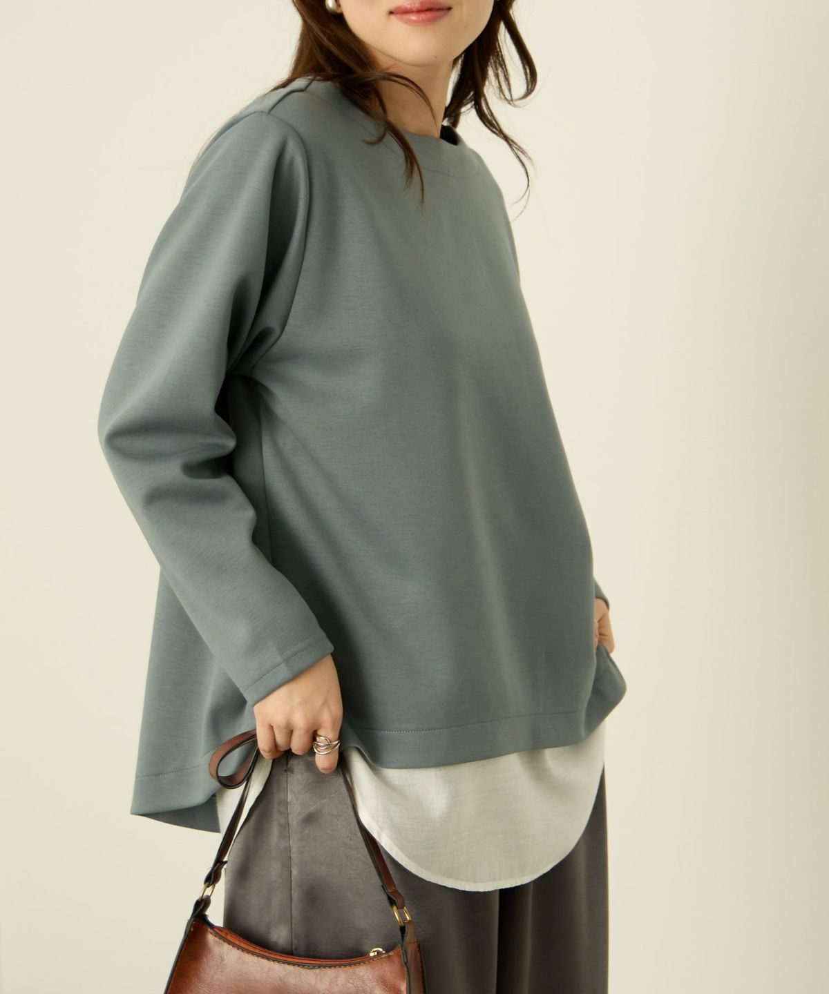 nAvy ポンチ素材 裾ラウンドプルオーバー レディース メール便 対応商品