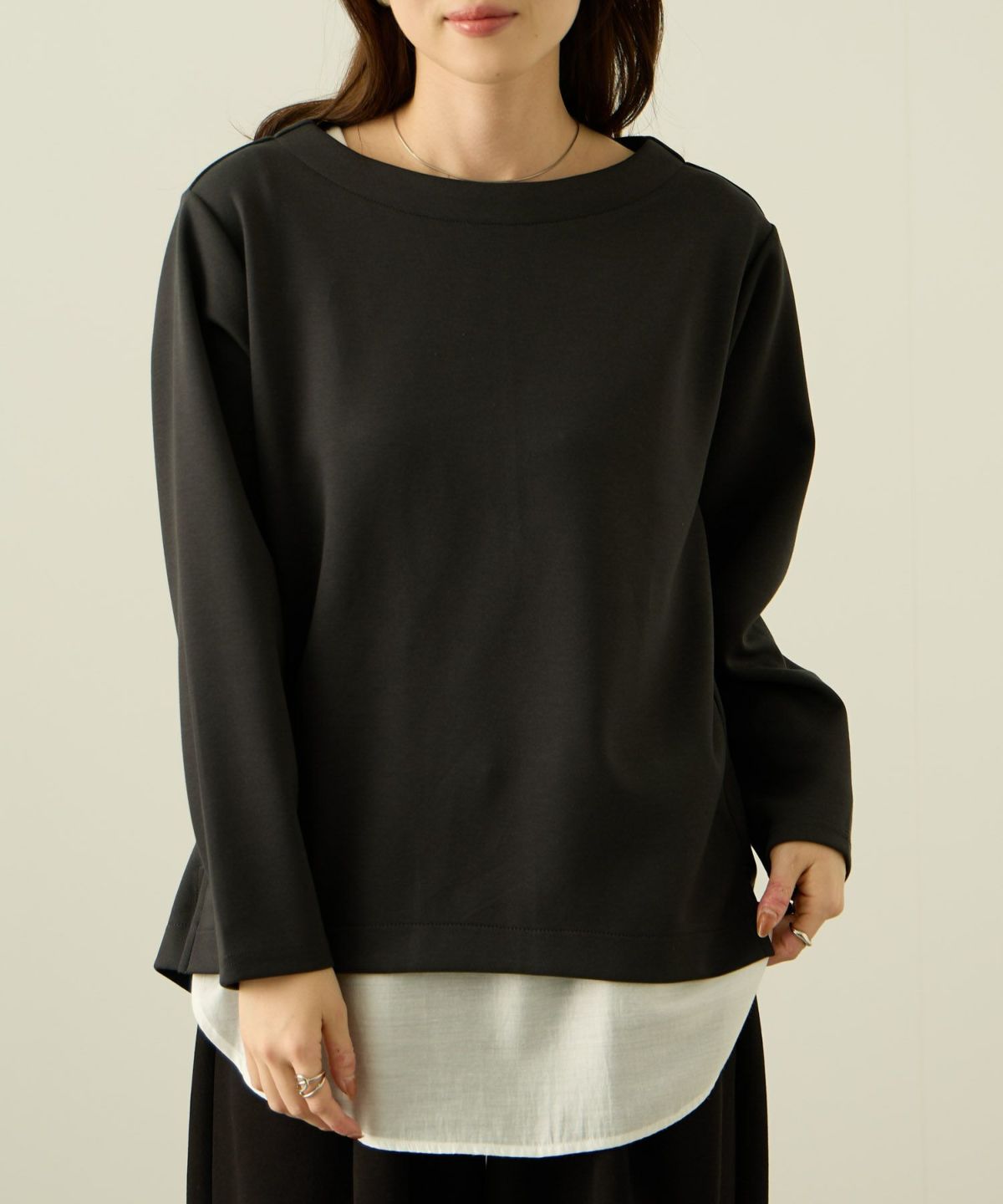 nAvy ポンチ素材 裾ラウンドプルオーバー レディース メール便 対応商品