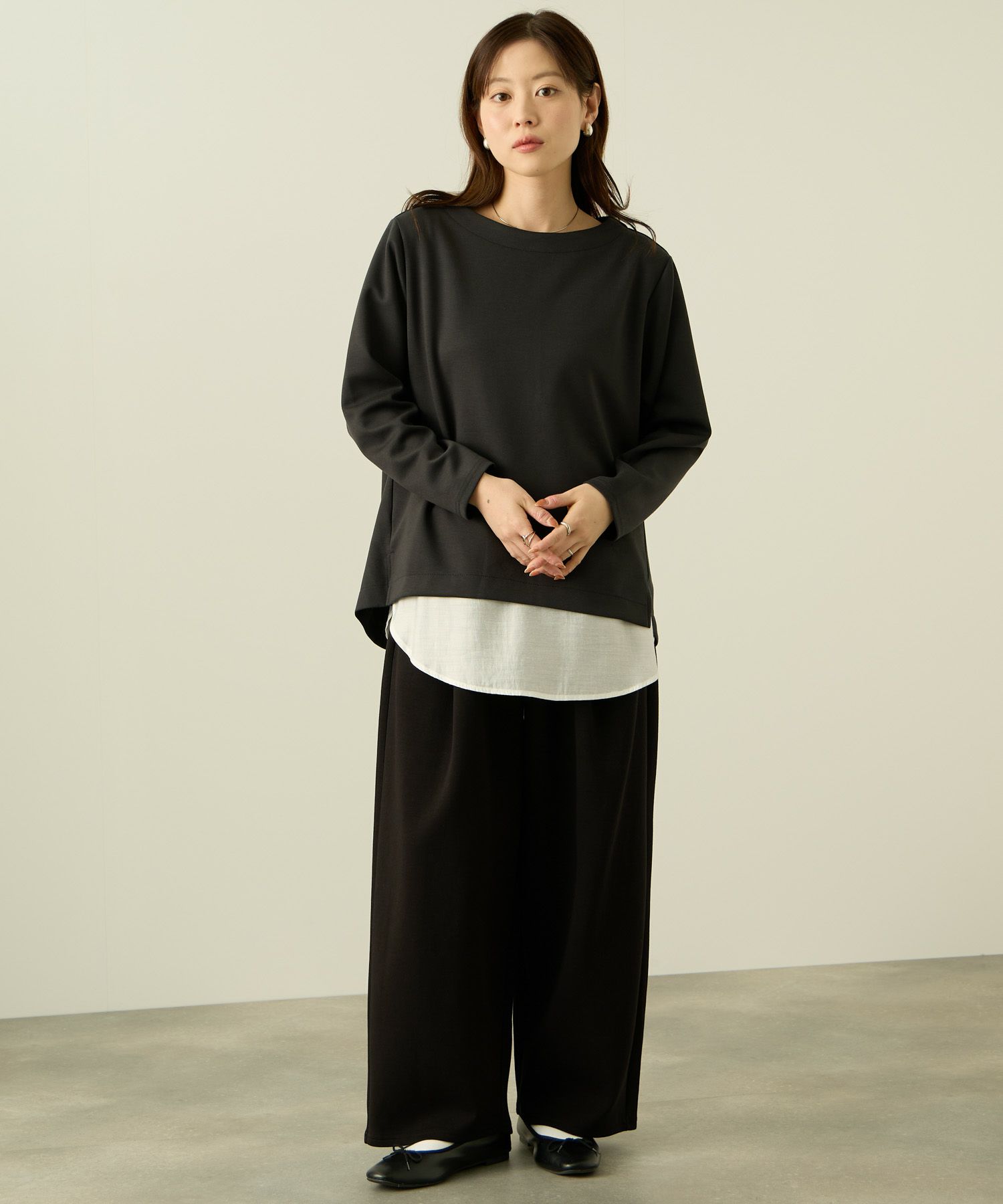 nAvy ポンチ素材 裾ラウンドプルオーバー レディース メール便 対応商品