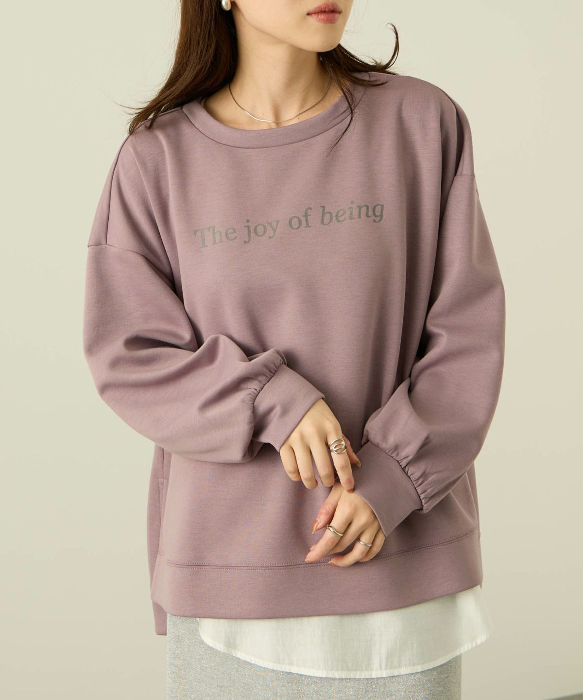 nAvy ポンチ素材 ロゴプリントプルオーバー レディース