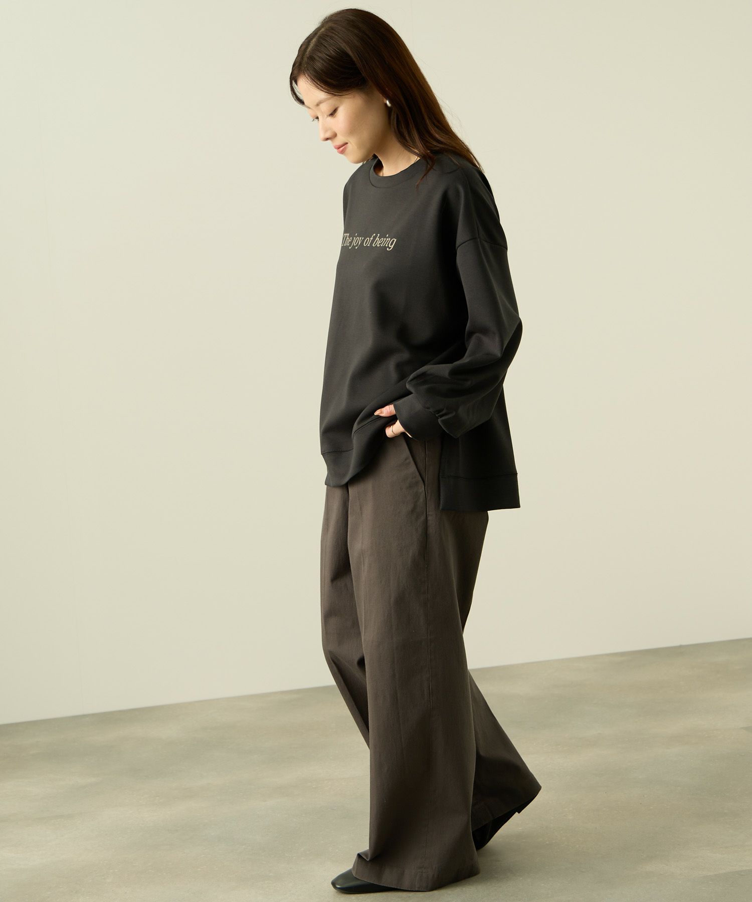 nAvy ポンチ素材 ロゴプリントプルオーバー レディース商品画像-7